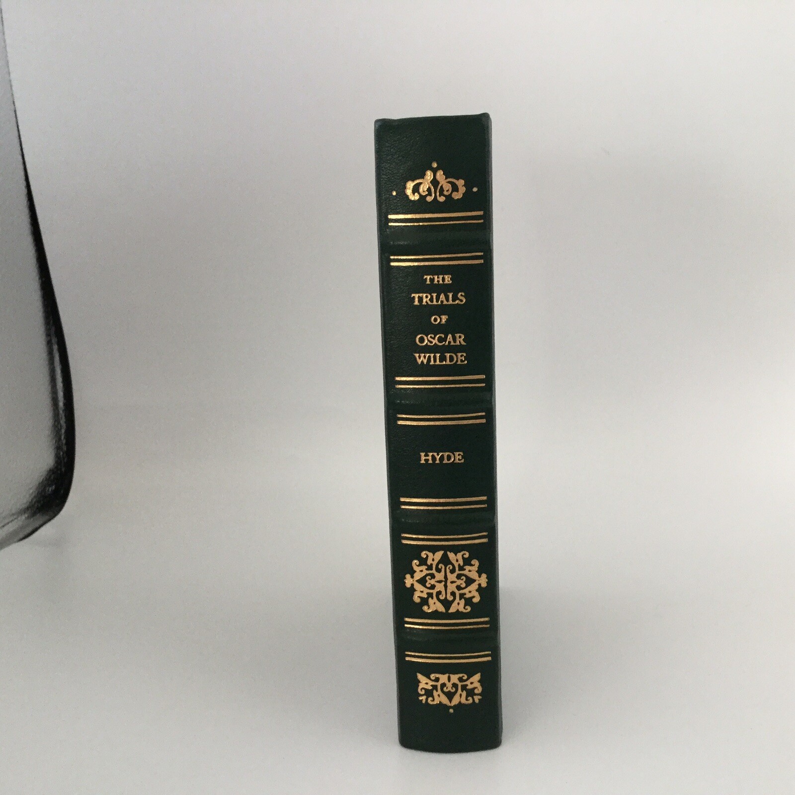 The Notable Trials Library THE TRIALS OF OSCAR WILDE 1989