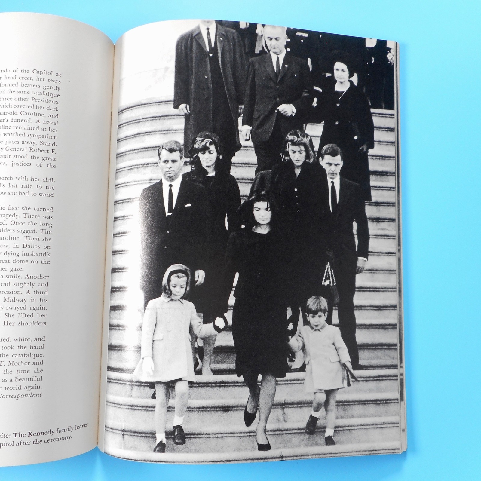 Four Days Historical Record Death US President John Kennedy JFK Softcover Photos
