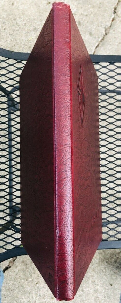 Smith College Yearbook 1946, hardcover, 162 pages + 13 pages of advertising