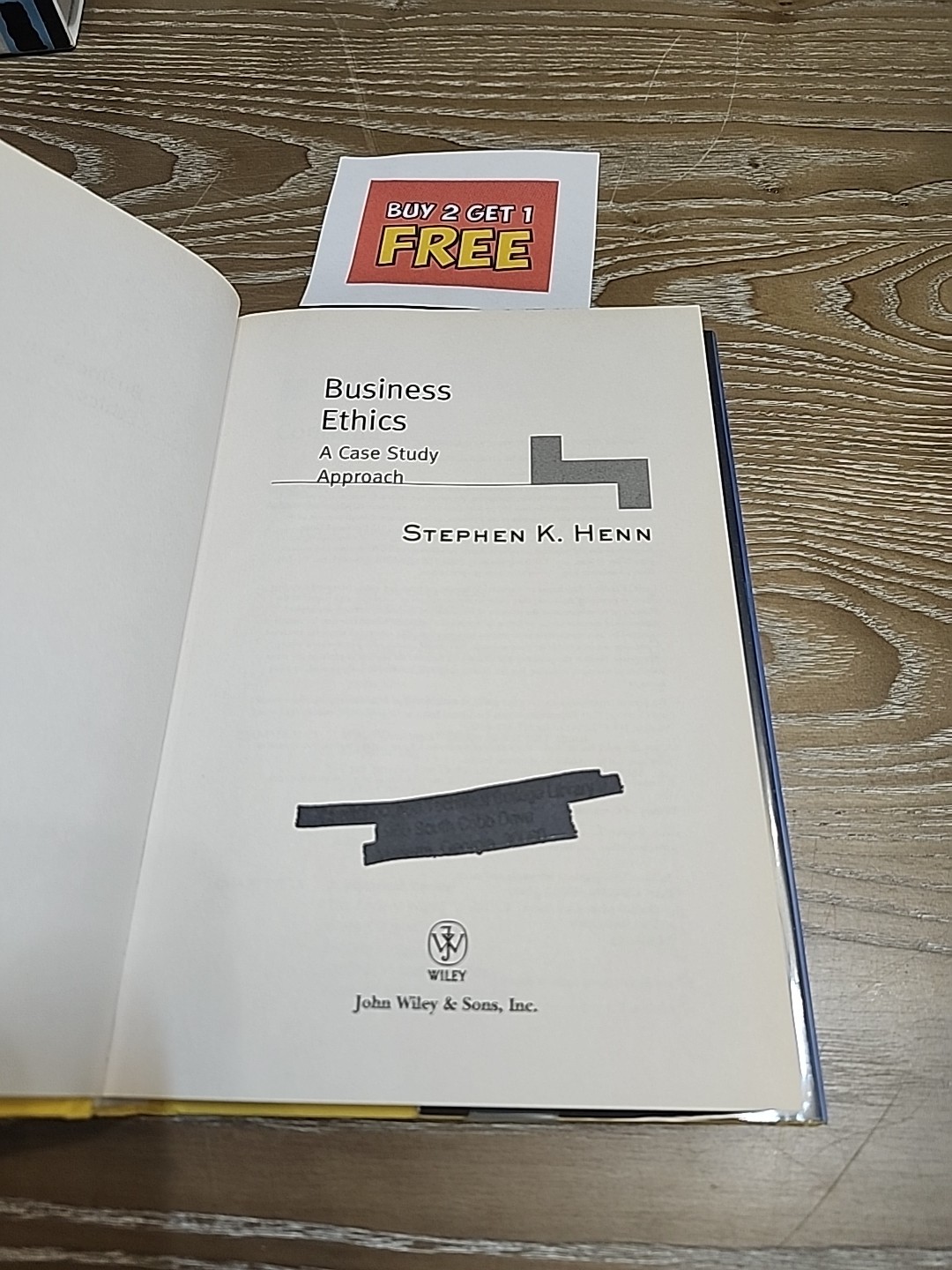 Business Ethics: A Case Study Approach – Hardcover – VERY GOOD