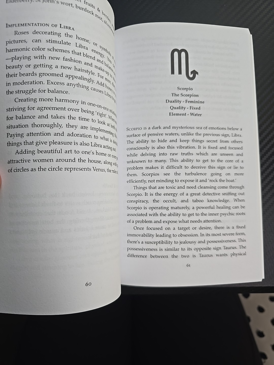 The ABCs of Astrology by DeAriesha Mack Beginner Guide, 216 Pages, Like New
