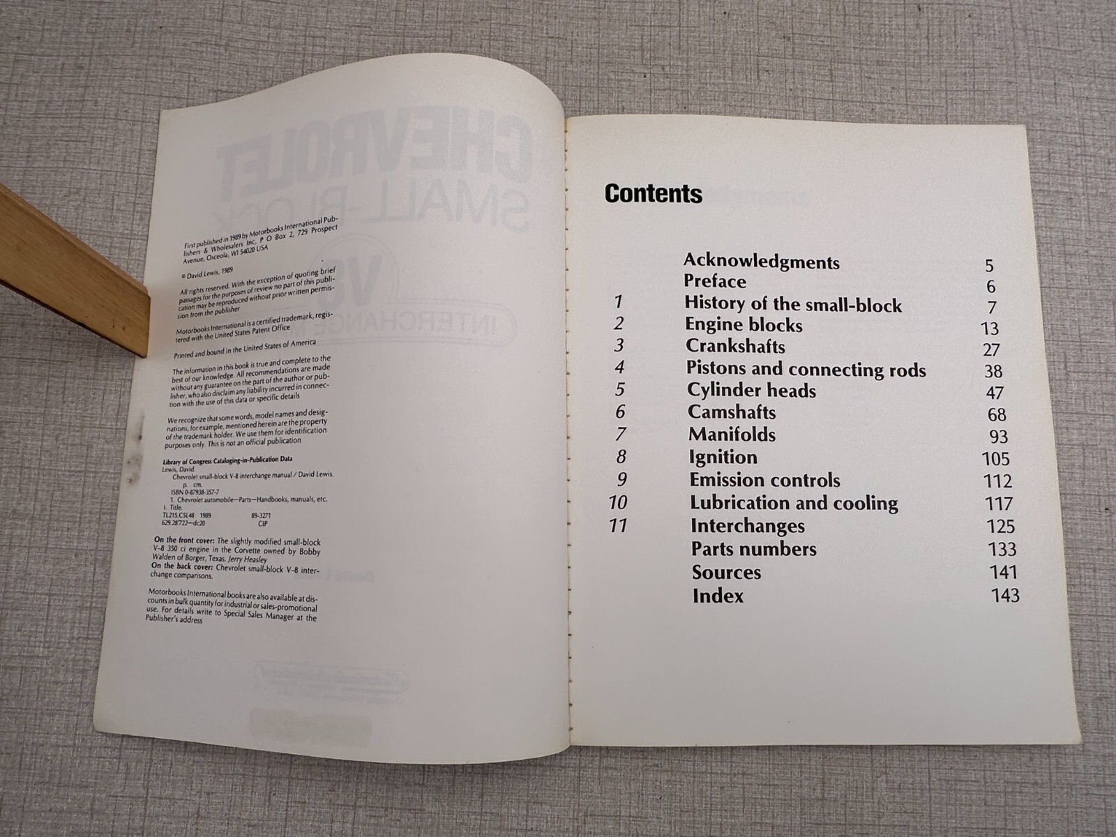 Chevrolet Small-Block V8 Interchange Manual by David Lewis Motorbooks Int’l GUC