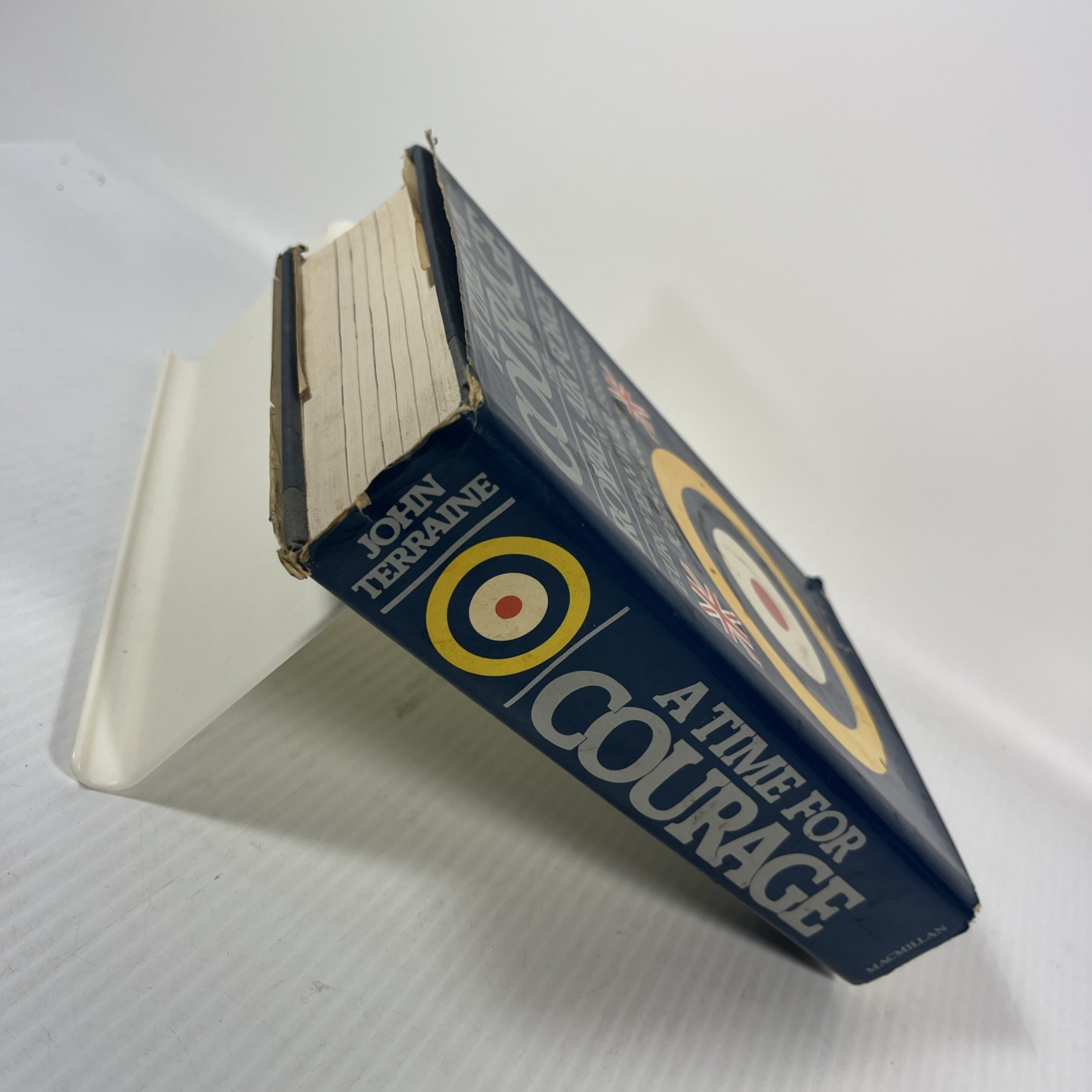A Time For Courage Royal Air Force In The European War 1939-1945 John Terraine