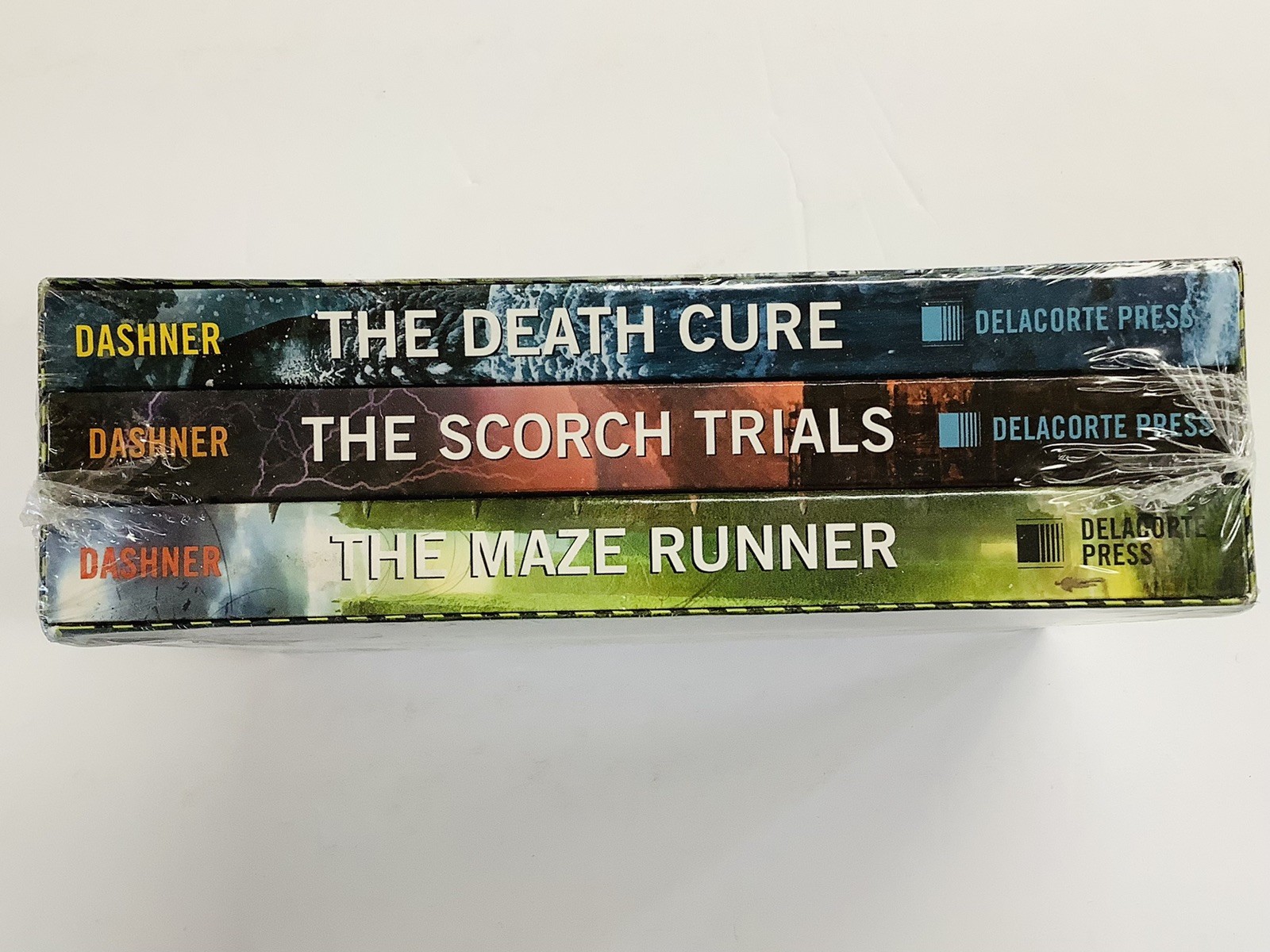 “BRAND NEW” The Maze Runner – Trilogy by James Dashner SEALED FREE SHIPPING