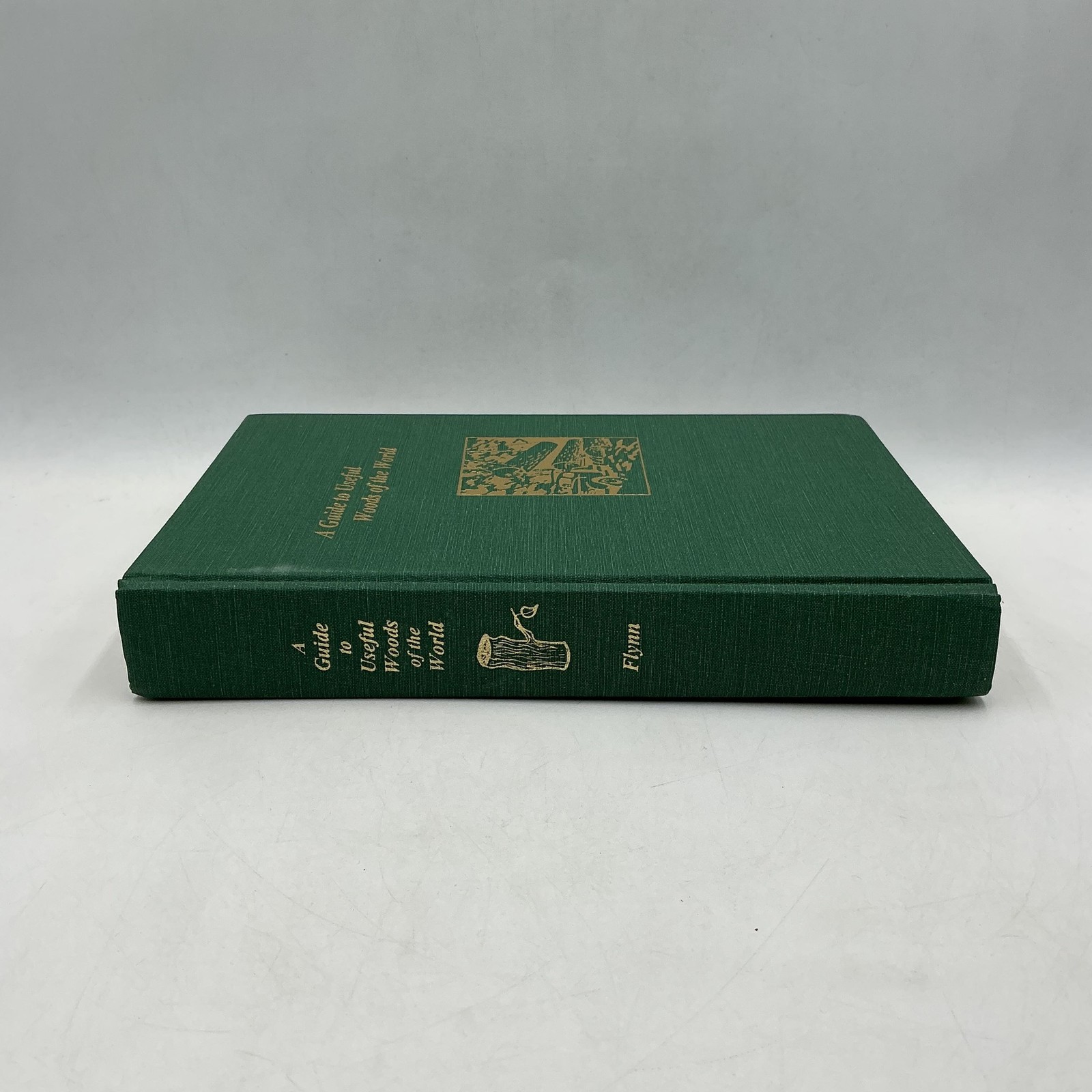 KING PHILIP PUBLISHING A GUIDE TO USEFUL WOODS OF THE WORLD FLYNN 1994 HC GREEN