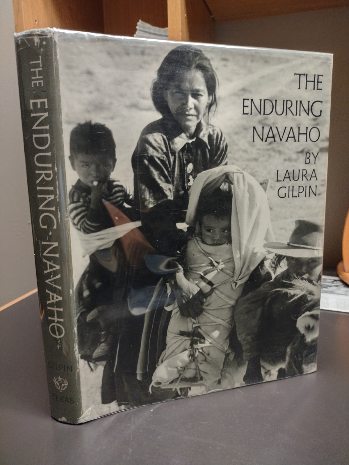 Enduring Navaho by Laura Gilpin (1987, Hardcover)