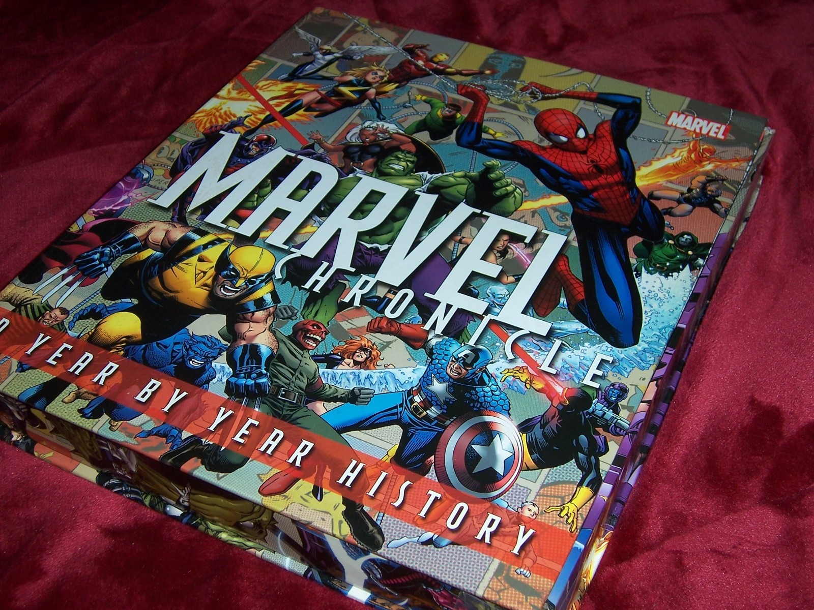 Marvel Chronicle : A Year by Year History Hardcover/Slipcover