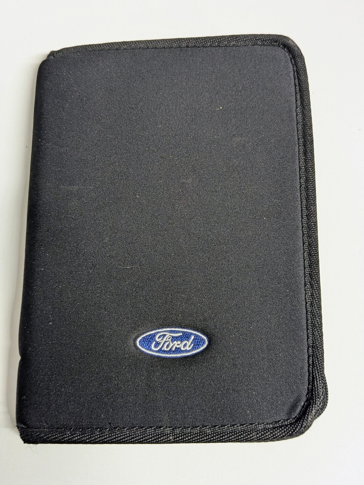 2001 Ford Escape Owners Manual in original zippered case