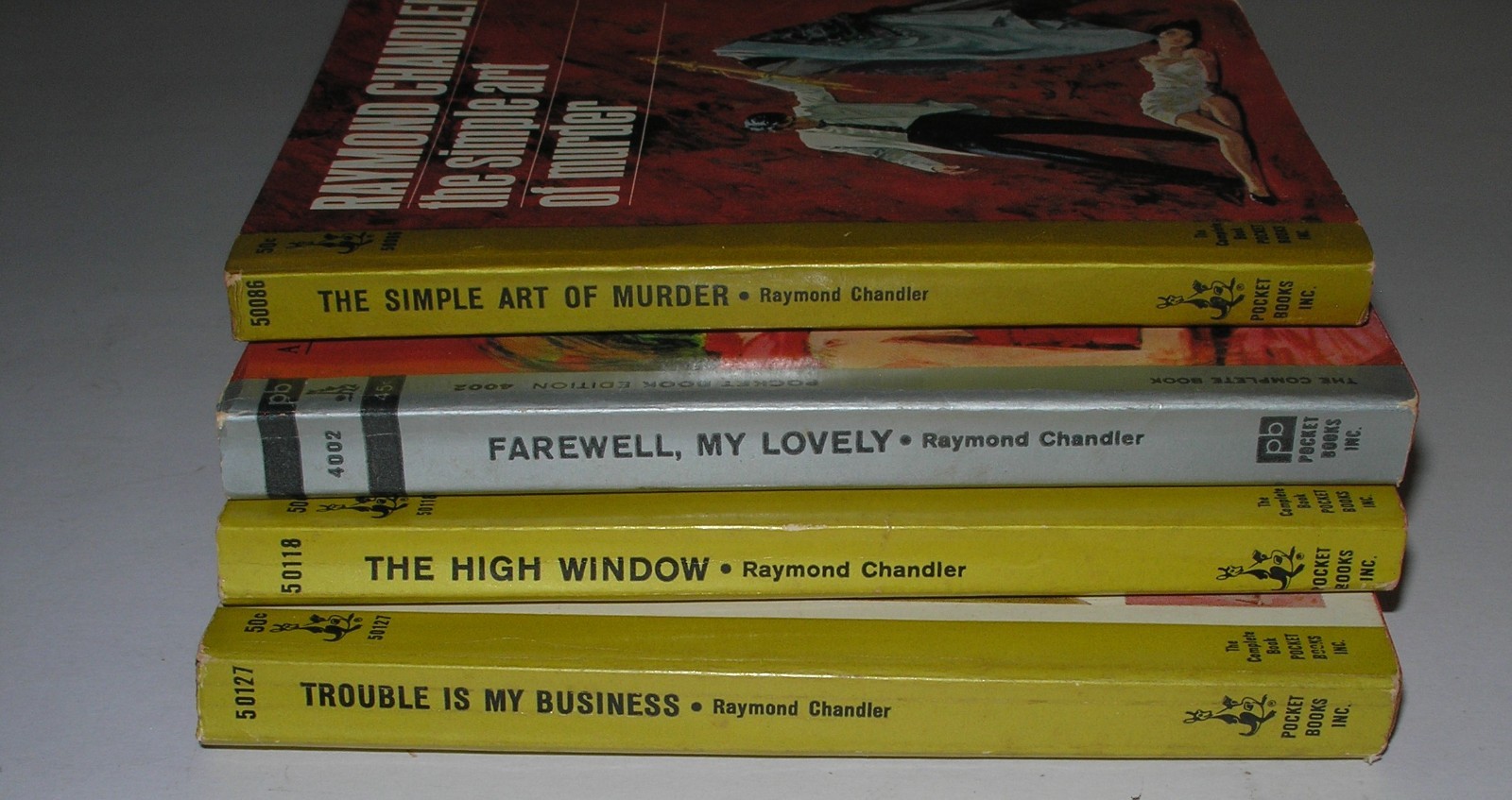 4 Raymond Chandler Phillip Marlowe Pparback books 1960`s