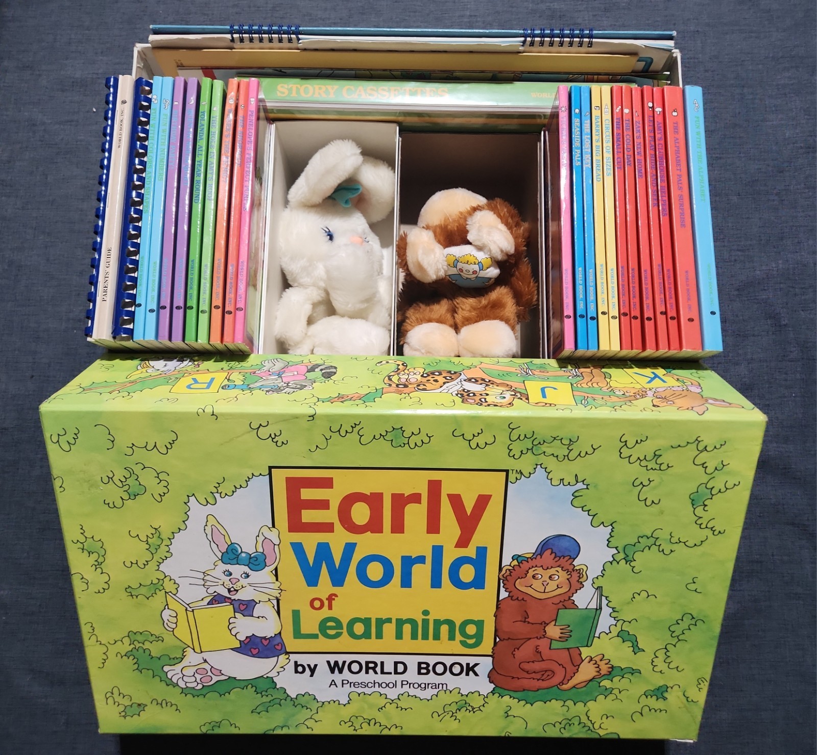 Vintage 1987 World Book Early Learning Set Books Tapes Puppets Box
