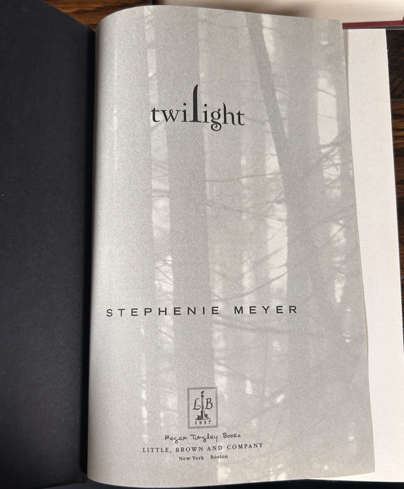 Twilight Saga 4 Book Set Stephenie Meyer Twilight New Moon Eclipse Breaking Dawn
