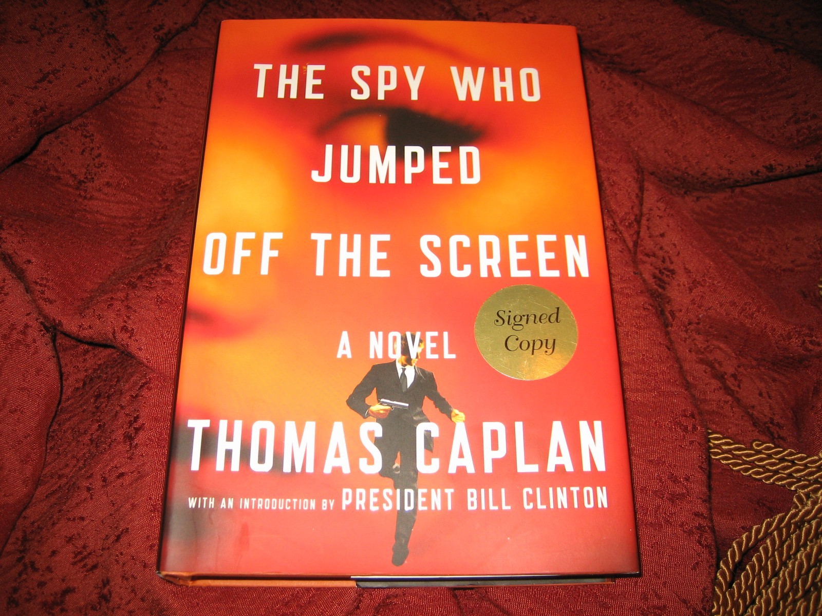 The Spy Who Jumped off the Screen by Thomas Caplan (2012, Hardcover) SIGNED 1STP