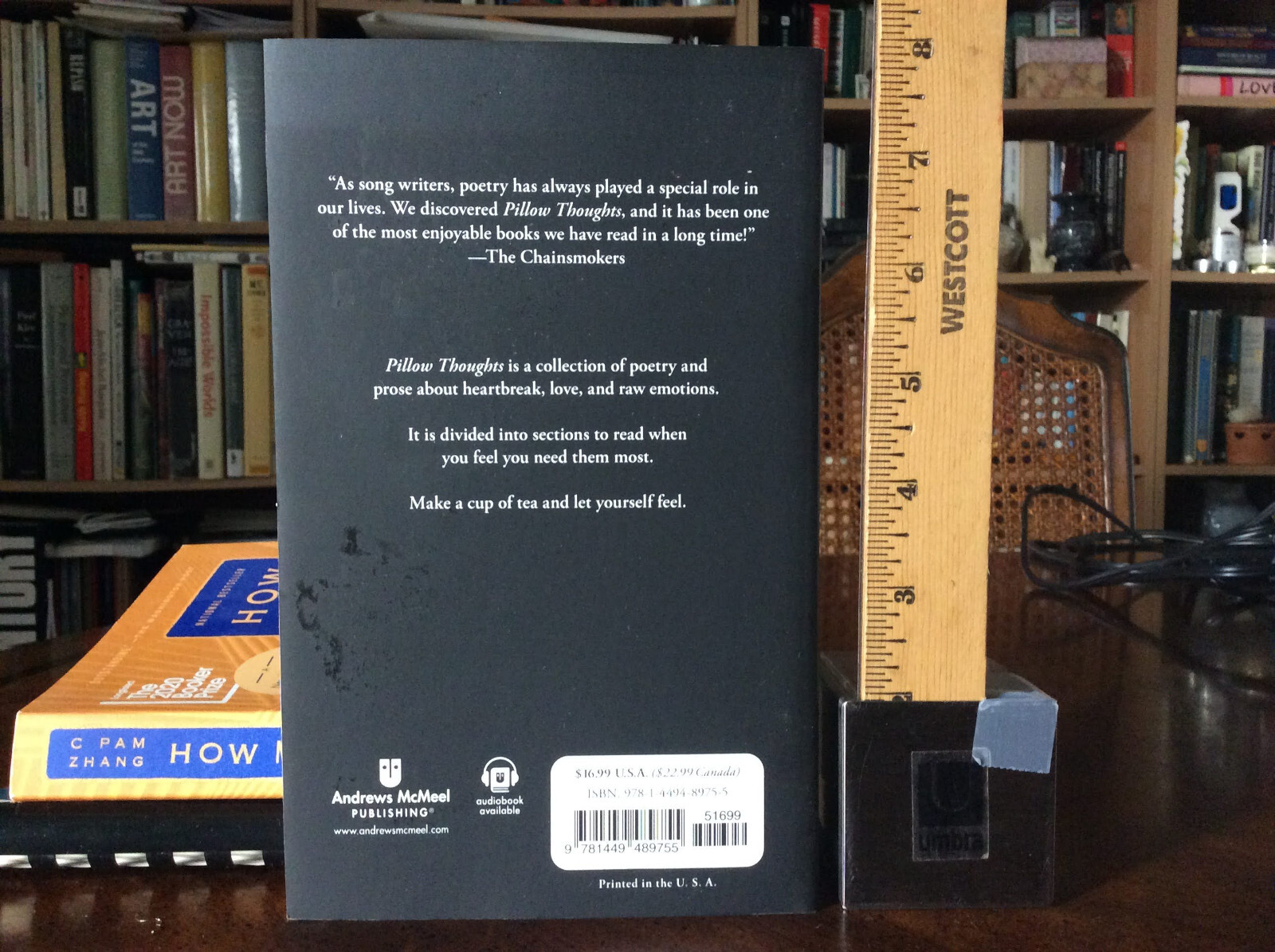 Pillow Thoughts : Peotry by Peppernell, Courtney 2017 Papperback LIKE NEW