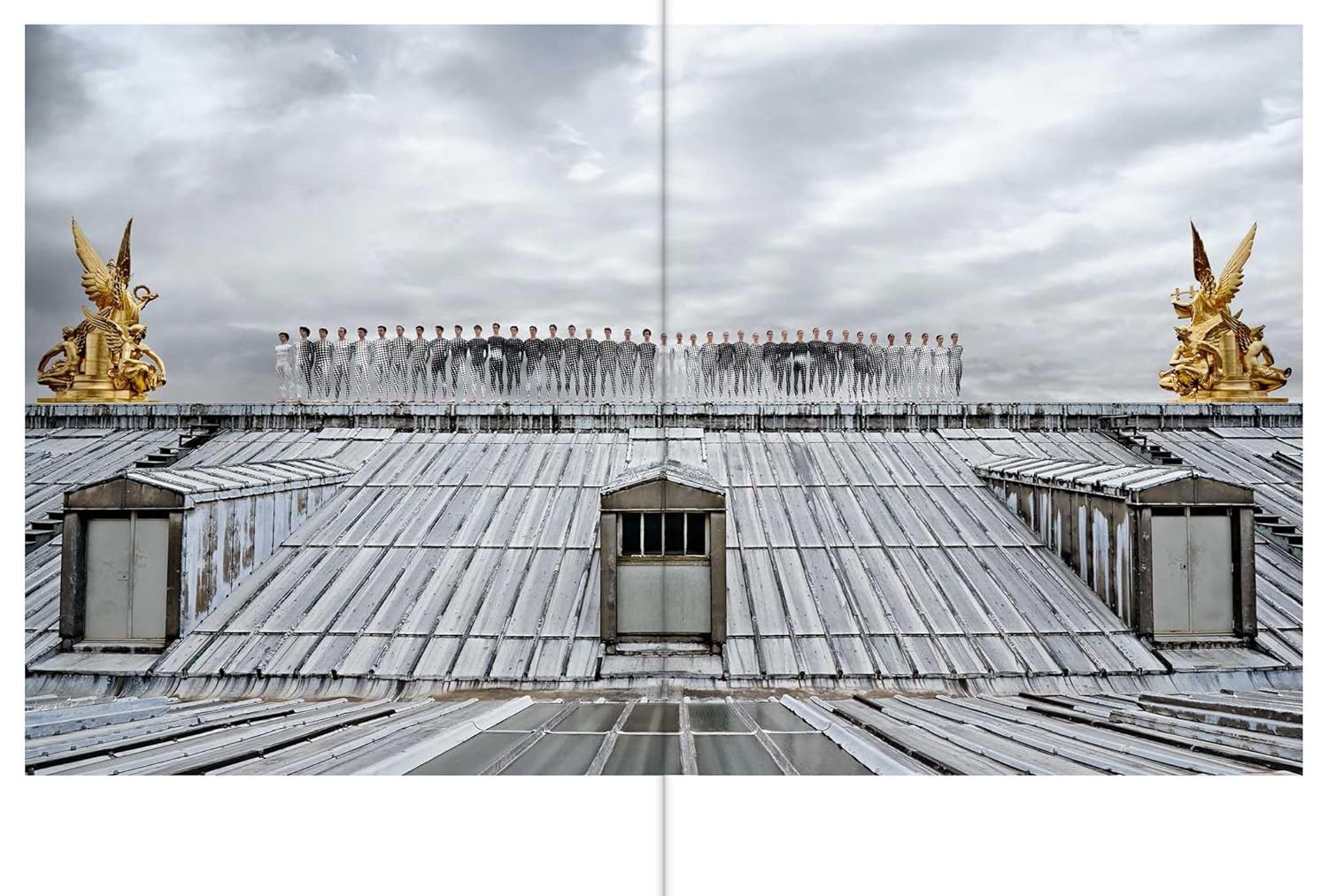 Jr Jr – Paris (Hardback)