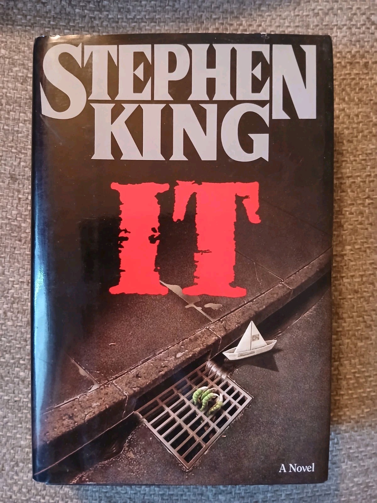 Stephen King IT 1986 Hardcover Dust Jacket 1st Edition & 1st Printing VGC