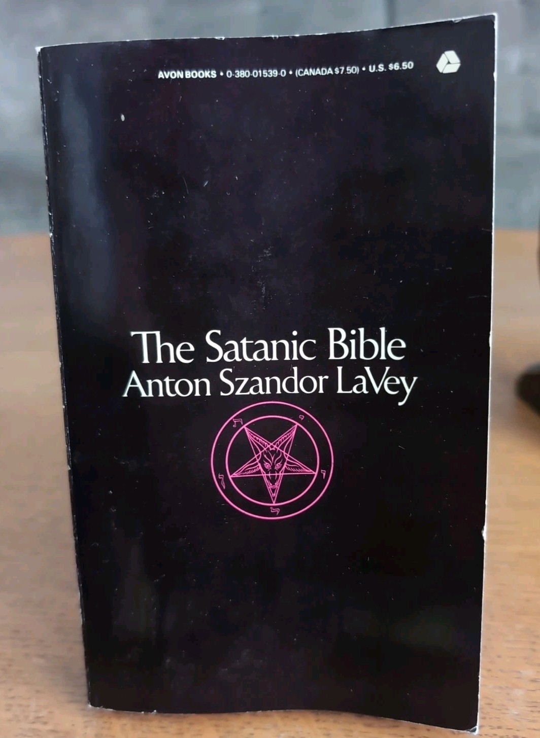 The Satanic Bible – Anton Szandor LaVey 1969 Avon Books Paperback 40th Printing