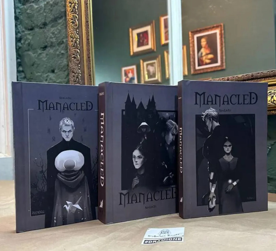 manacled book by senlinyu Full chapter (volume 1.2.3) – Hard cover