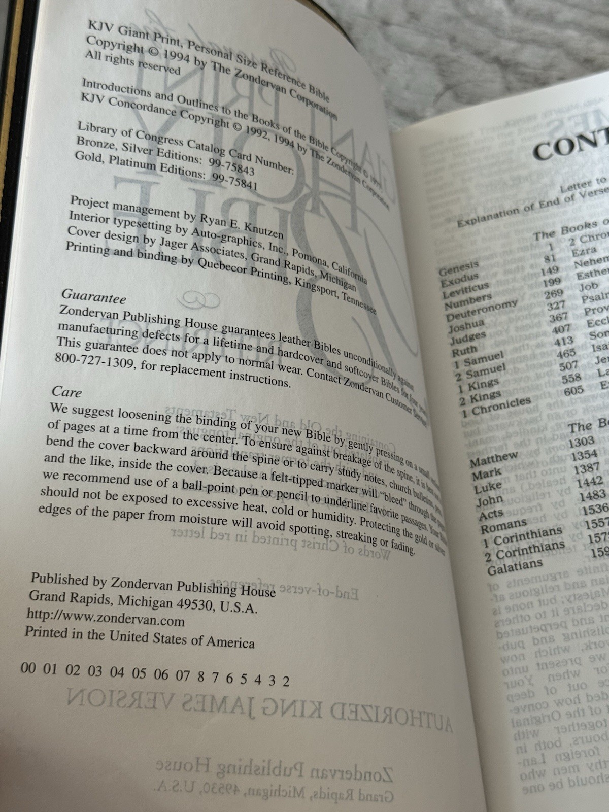 ✝️ Holy Bible Giant Print Personal Size Reference Edition KJV Zondervan 1994