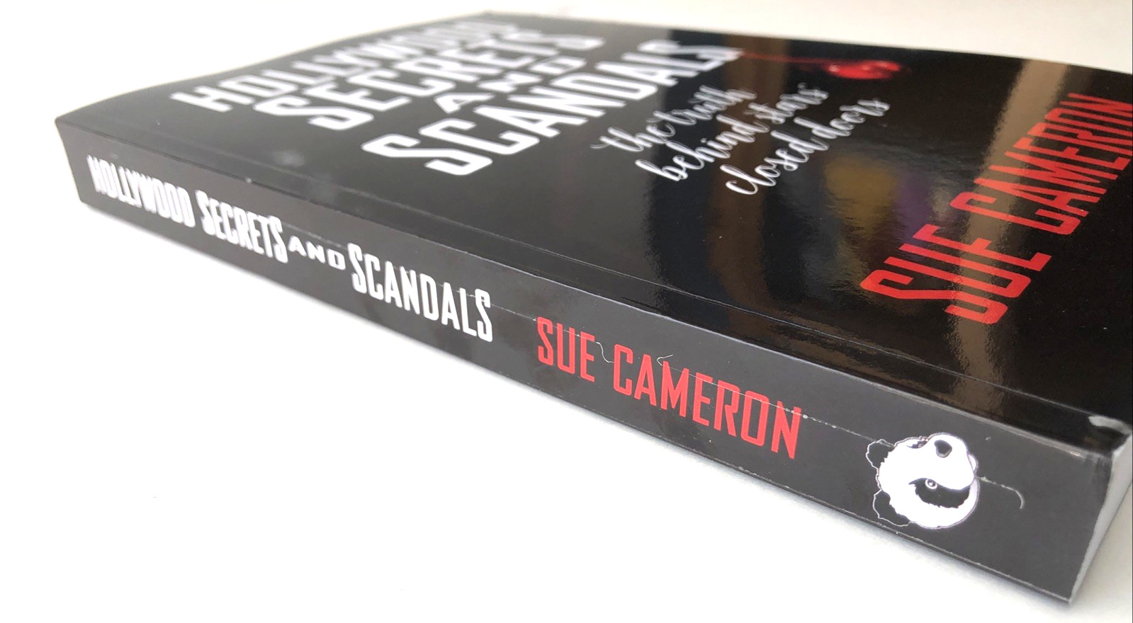 2018 Hollywood Secrets and Scandals By Sue Cameron, Bearmanor Media, Softback