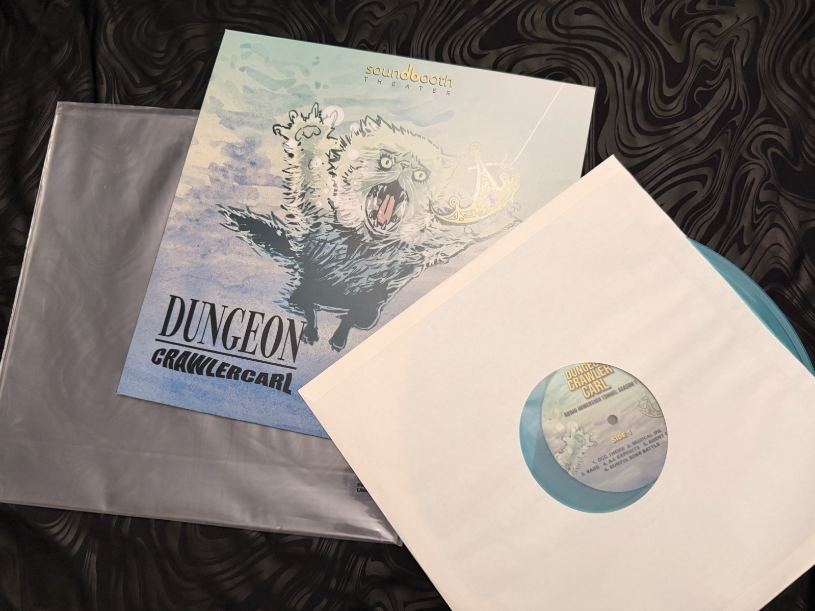 NYCC Vinyl RECORD signed books autographed dungeon crawler carl matt dinniman