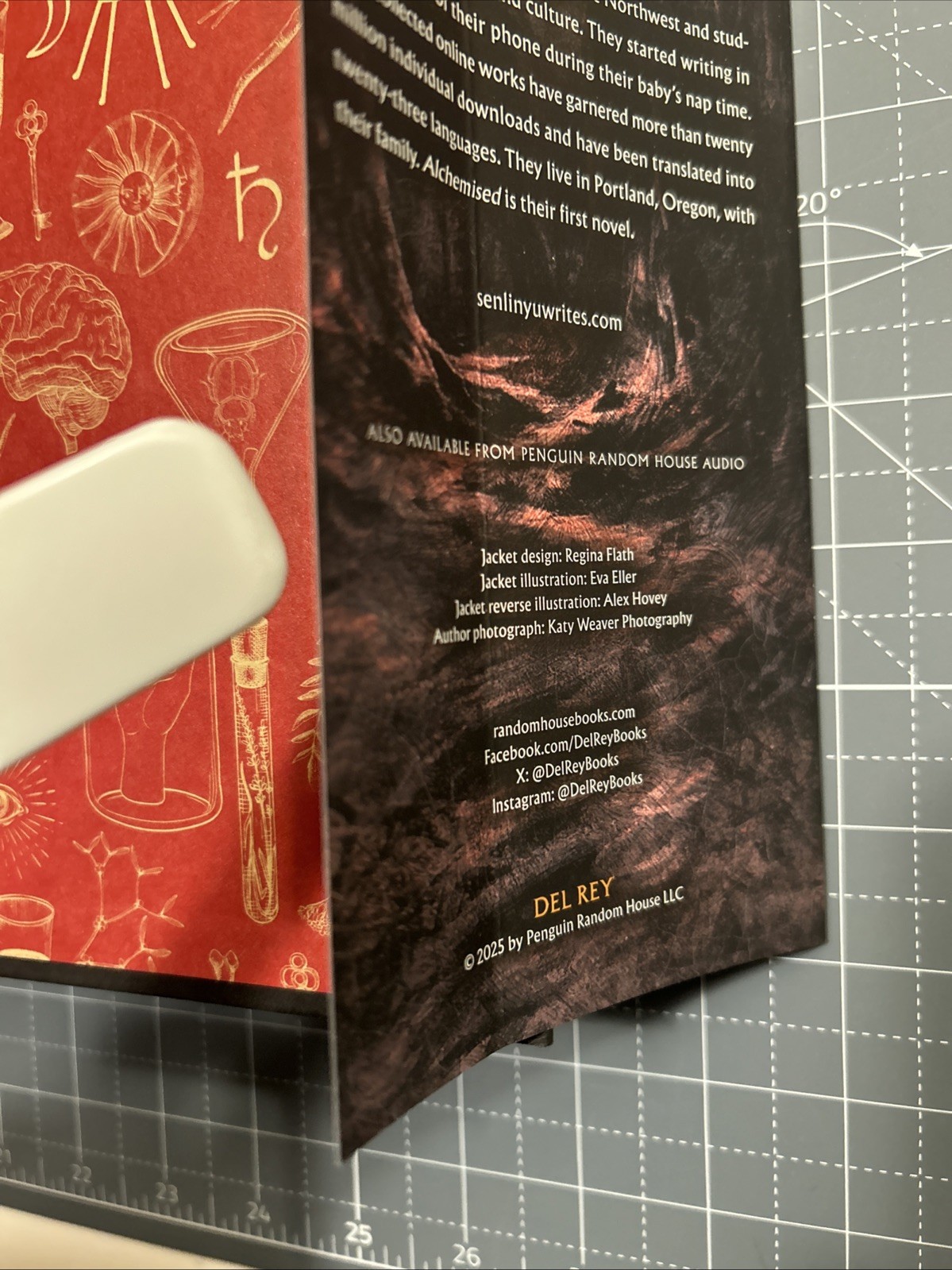 Alchemised – SenLinYu – 1st Edition and 1st Print – Near Fine