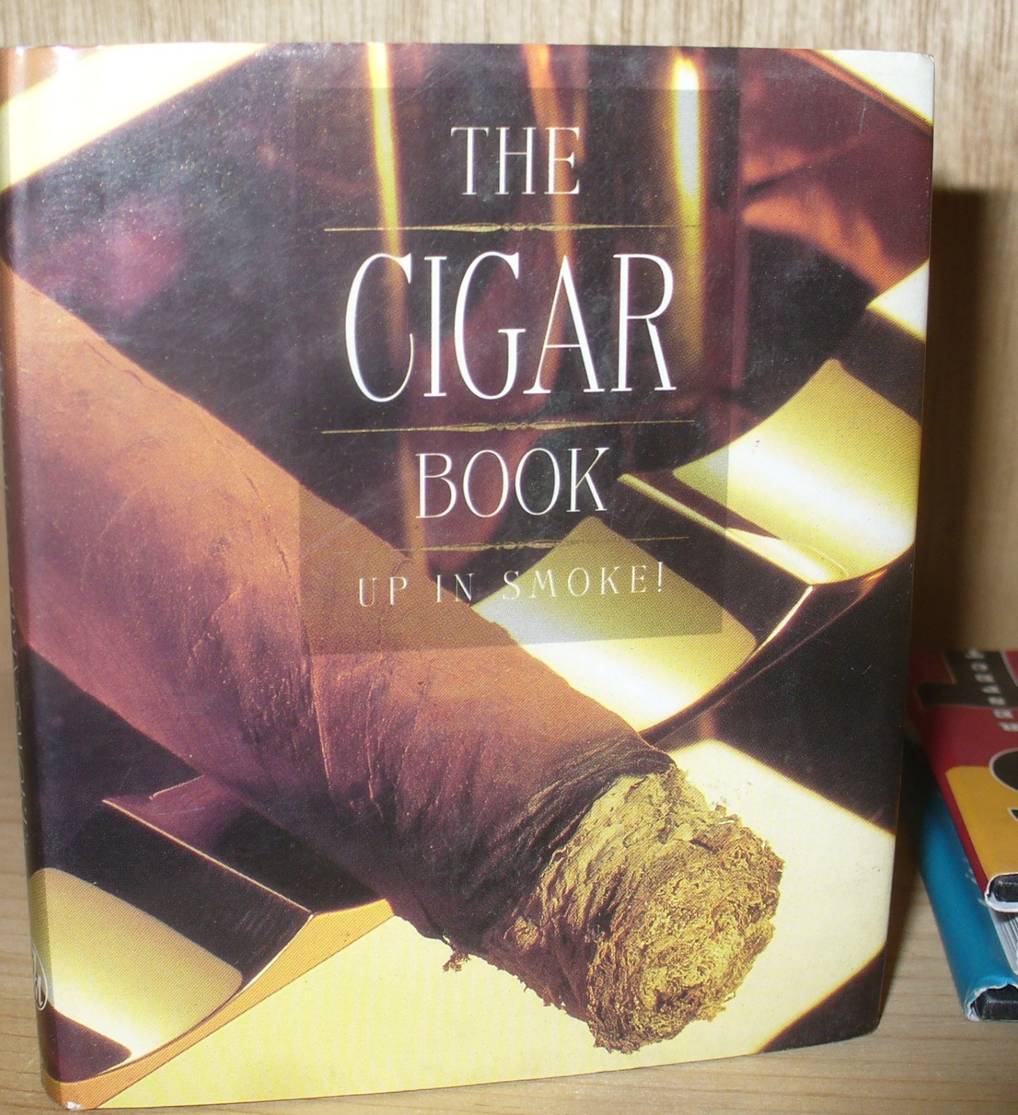 The Cigar Book by Mark Hoff 3 1/4″ x 3 3/4″ 20 pages (Miniature.).Mark Hoff