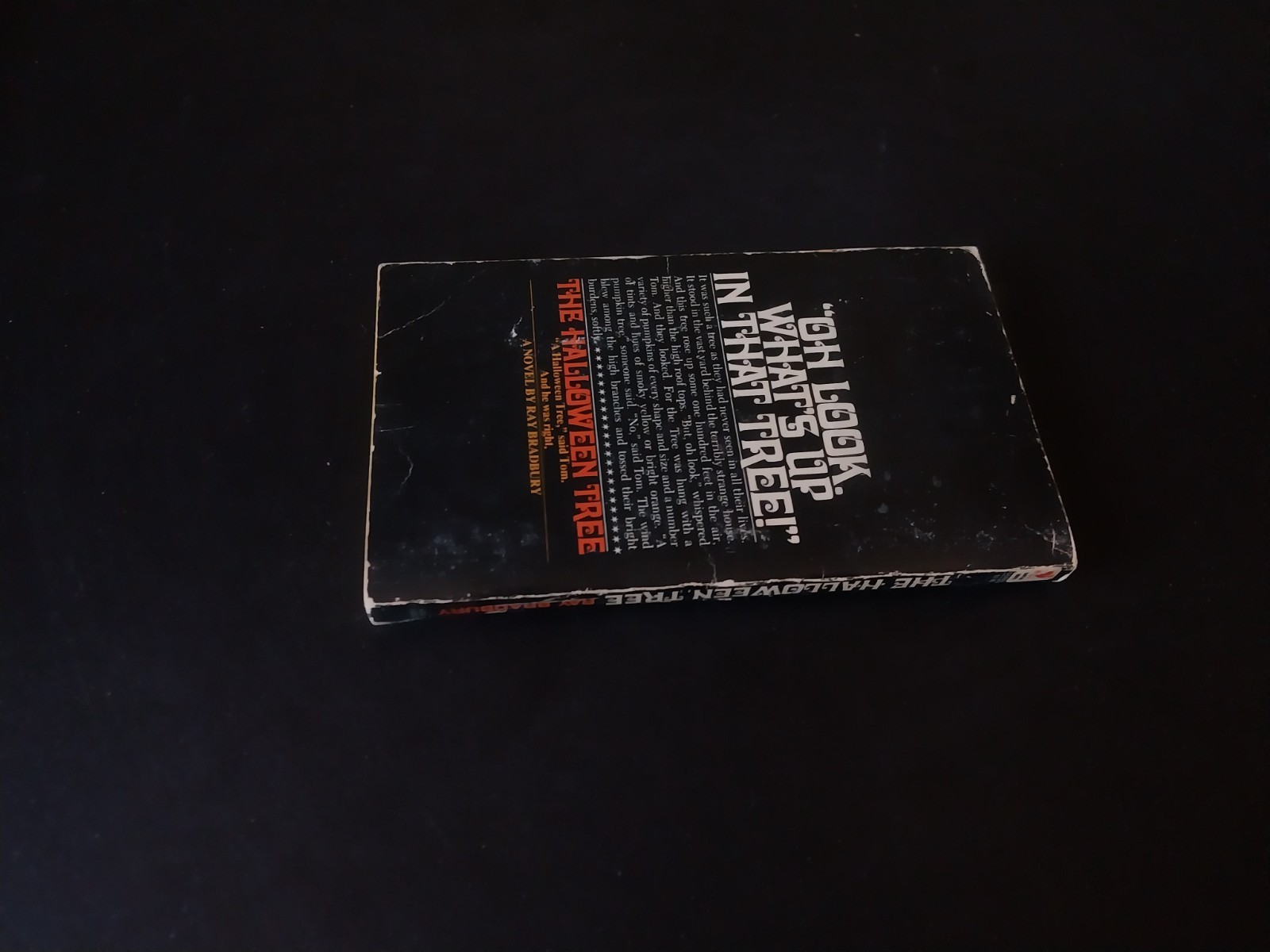 Ray Bradbury – The Halloween Tree – Bantam Books 7th printing 1979