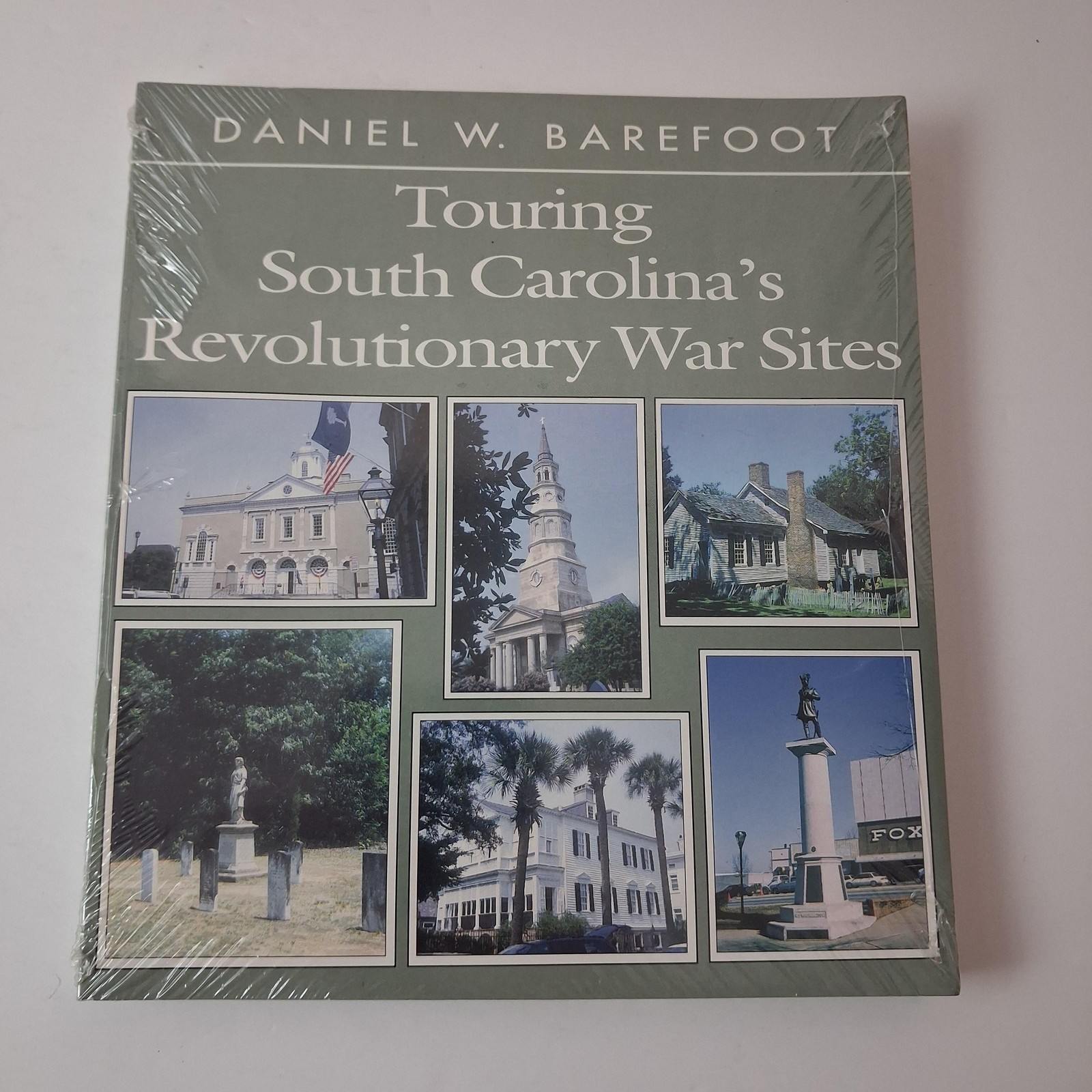 Touring South Carolina’s Revolutionary War Sites Daniel W. Barefoot PB USA Green