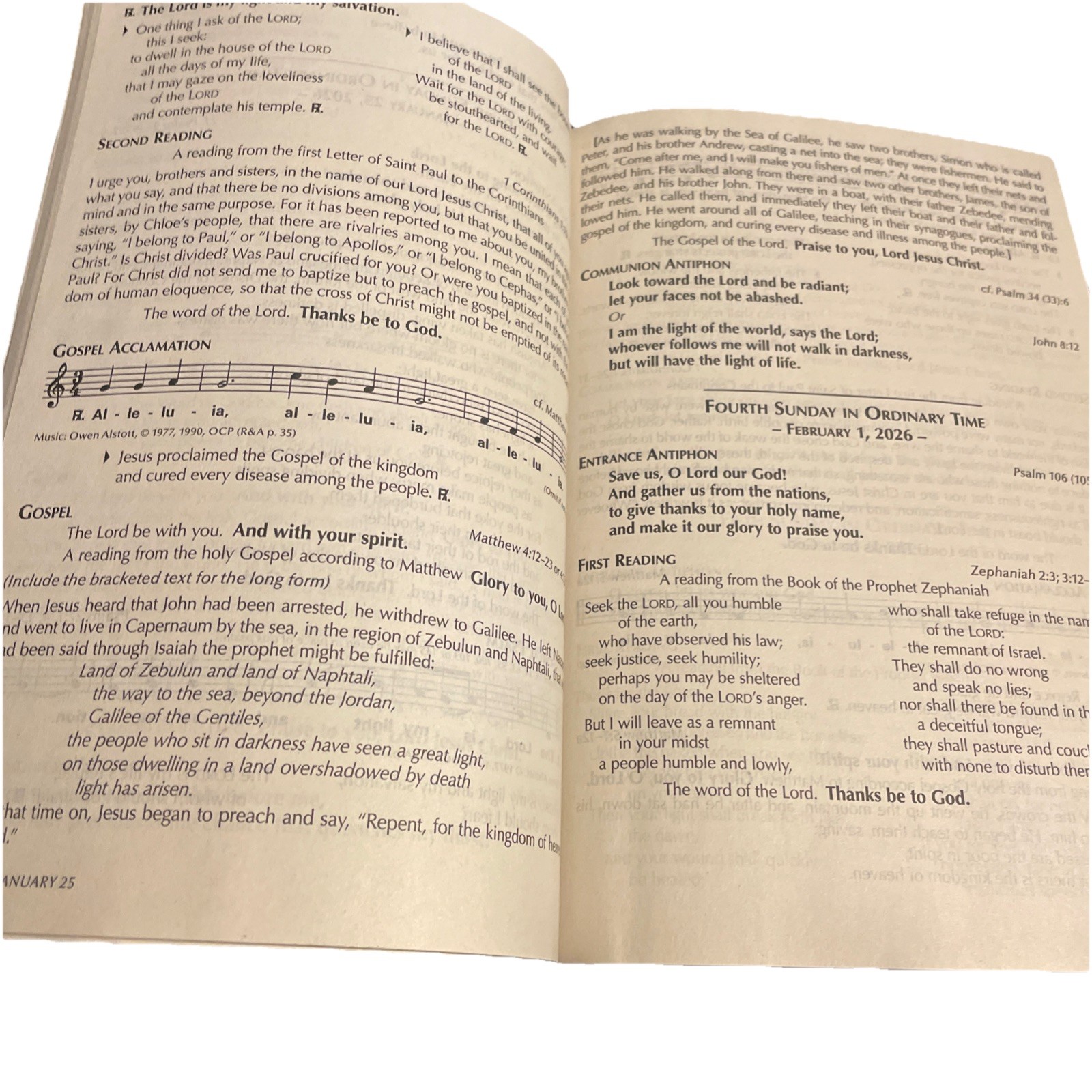 Breaking Bread With Readings And Daily Mass Propers 2026 (Paperback Book, 2025)