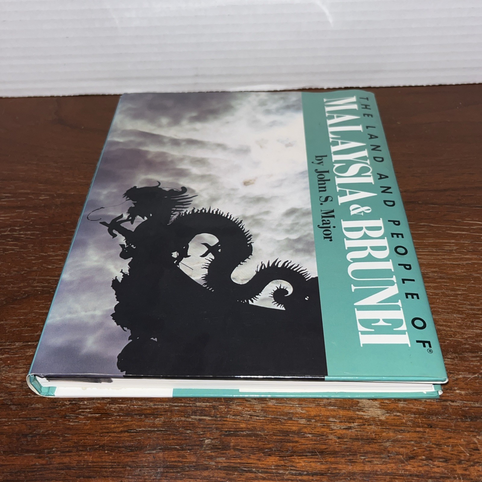 Land and People of Malaysia and Brunei – John S. Major (1991 Hardcover) 1st Ed G