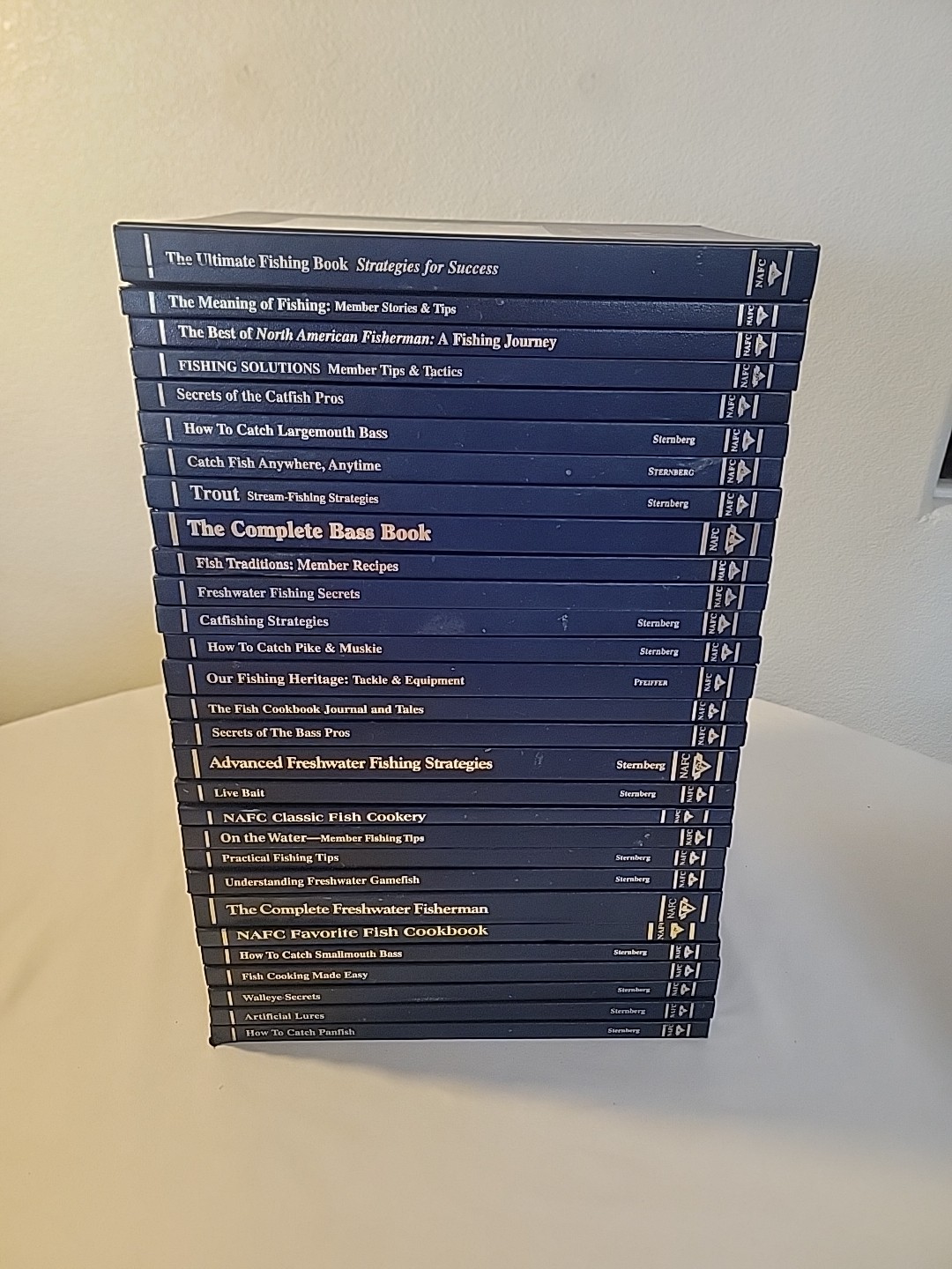 Thr Ultimate Fishing Book Strategies For Success By STERNBERG (Bundle)$4.00 Each