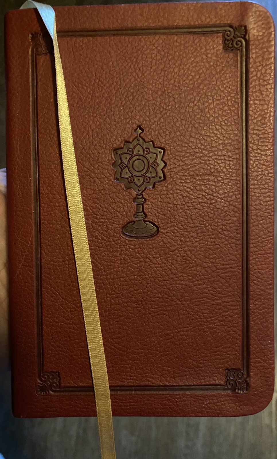 Manual for Eucharistic Adoration by The Poor Clares of Perpetual Adoration