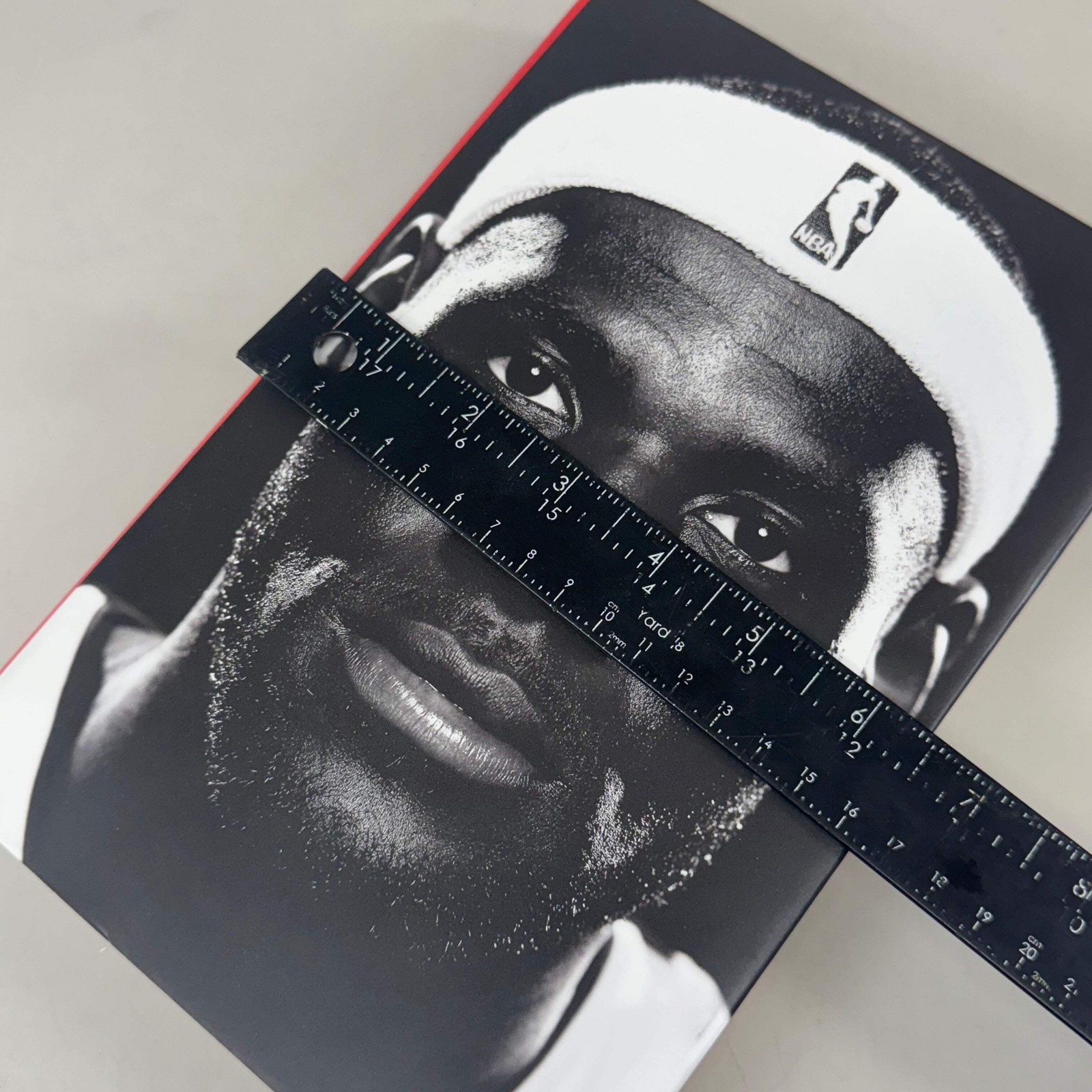 AVID READER PRESS Jeff Benedict; Lebron 576 Pages