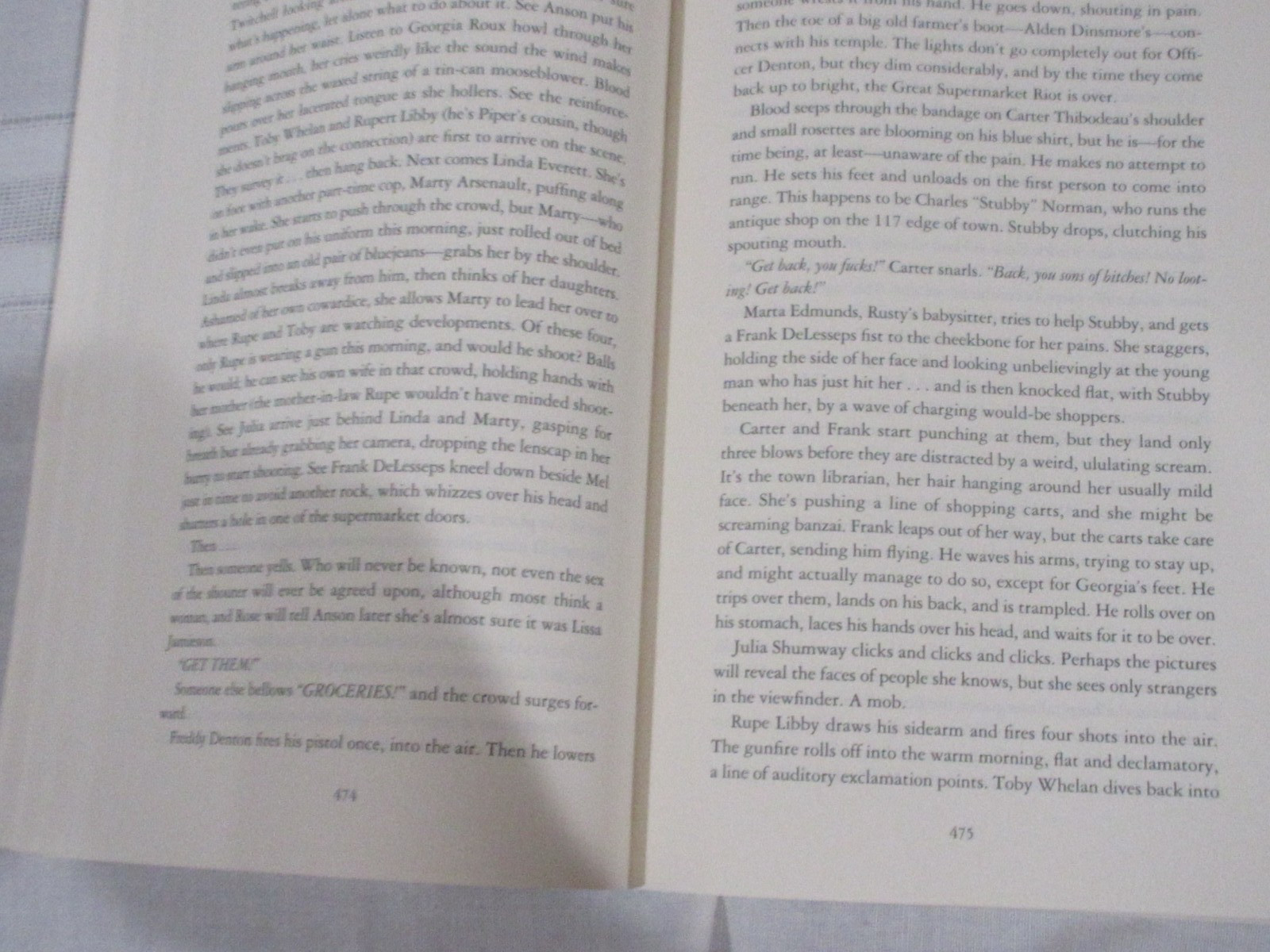 Stephen King-Under The Dome- Paperback Novel 2009 Gallery Books