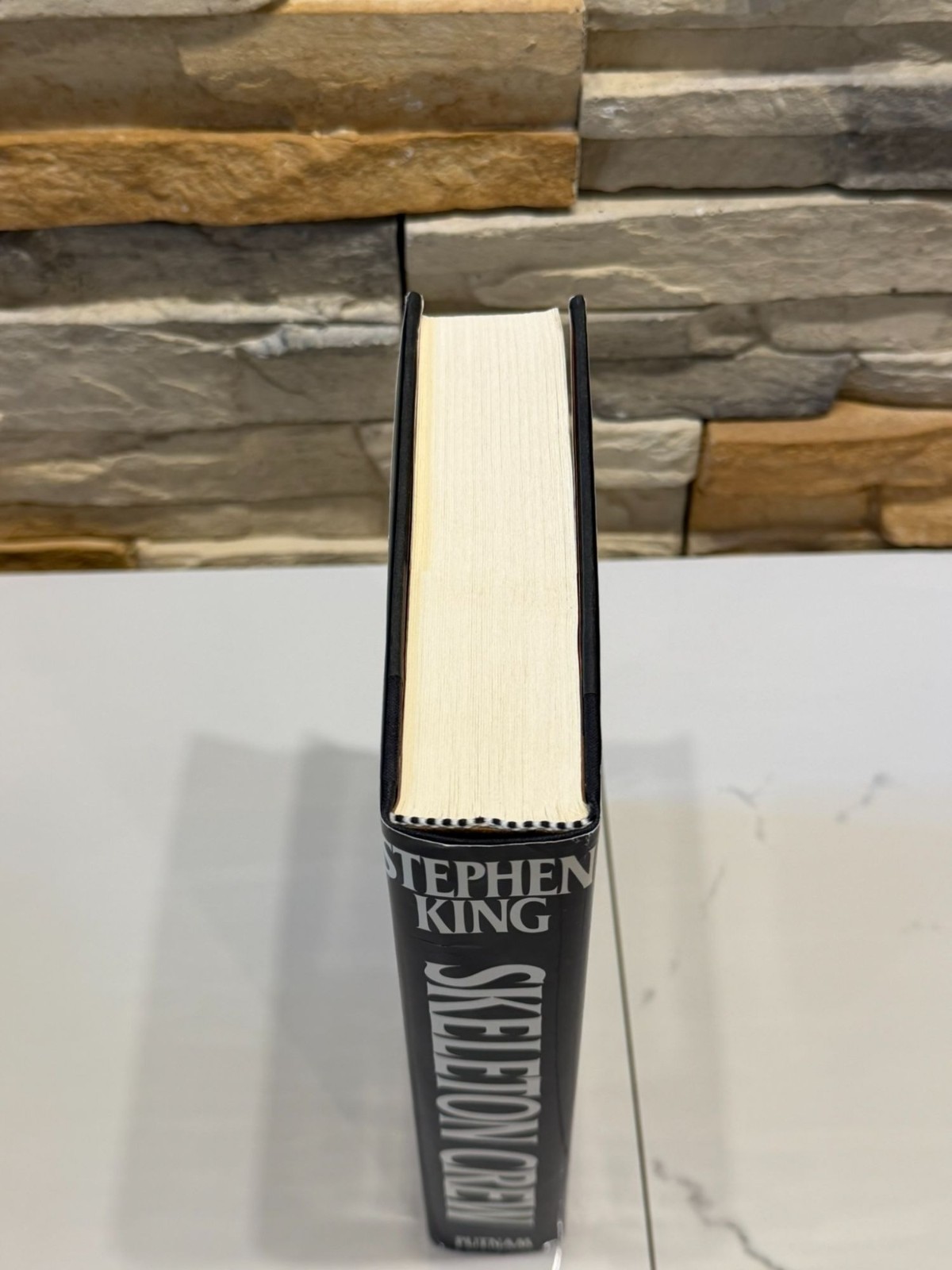 Skeleton Crew by Stephen King 1985 Hardcover with Dust Jacket ISBN: 039913039X