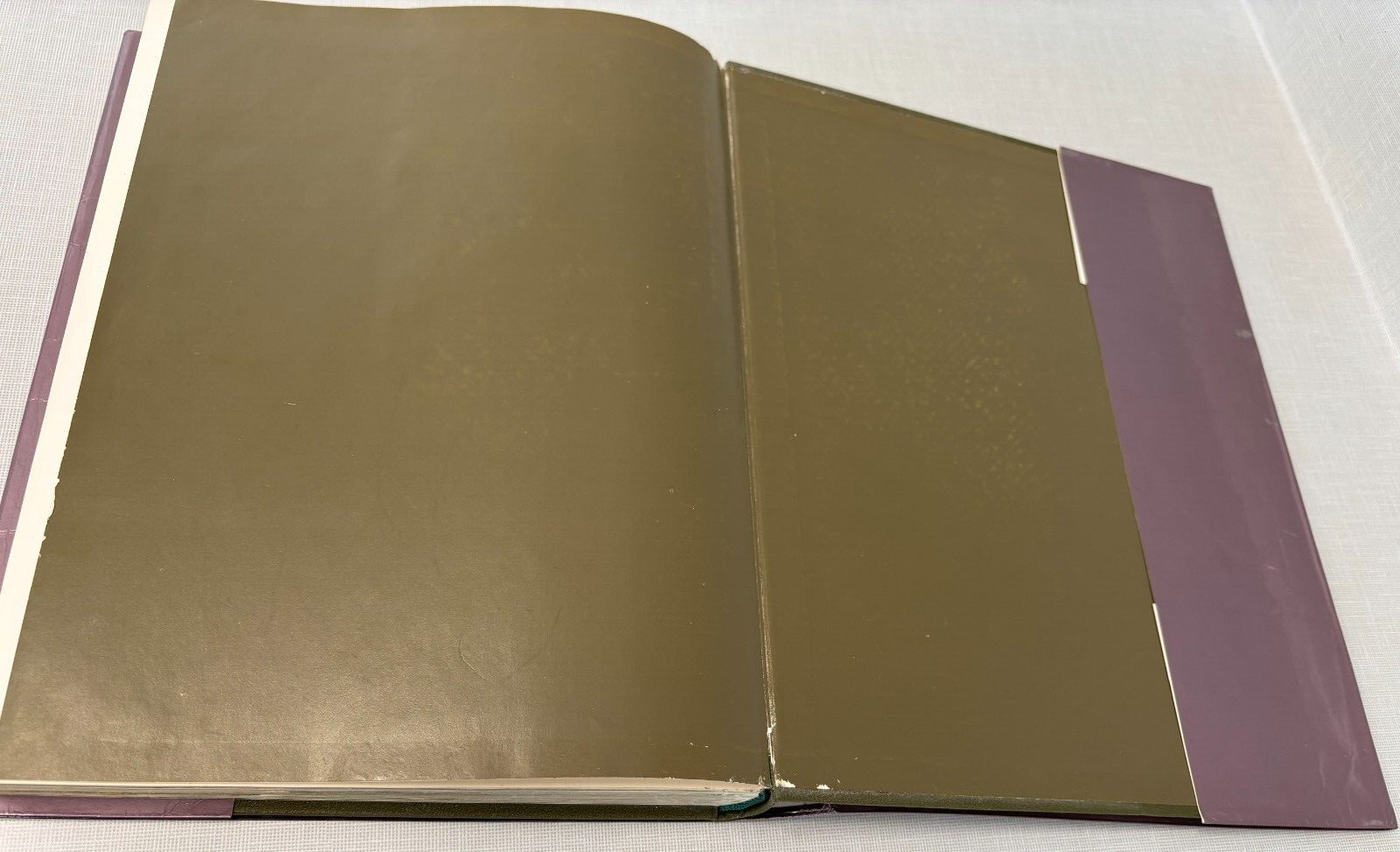 Zakladii Slovenije Cankarjeva Zalozba Slovenia LN- 1983 hdbk 11.75 x 8.75″