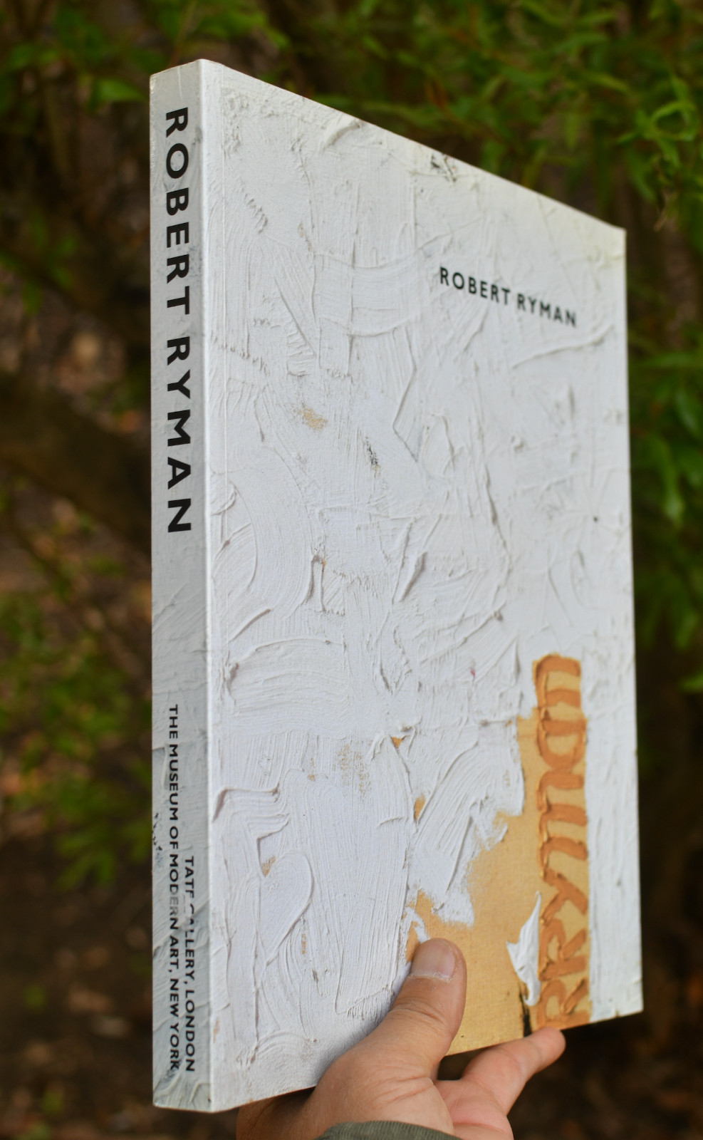 Robert Ryman By Robert Storr Softback: 236 pages   English Tate