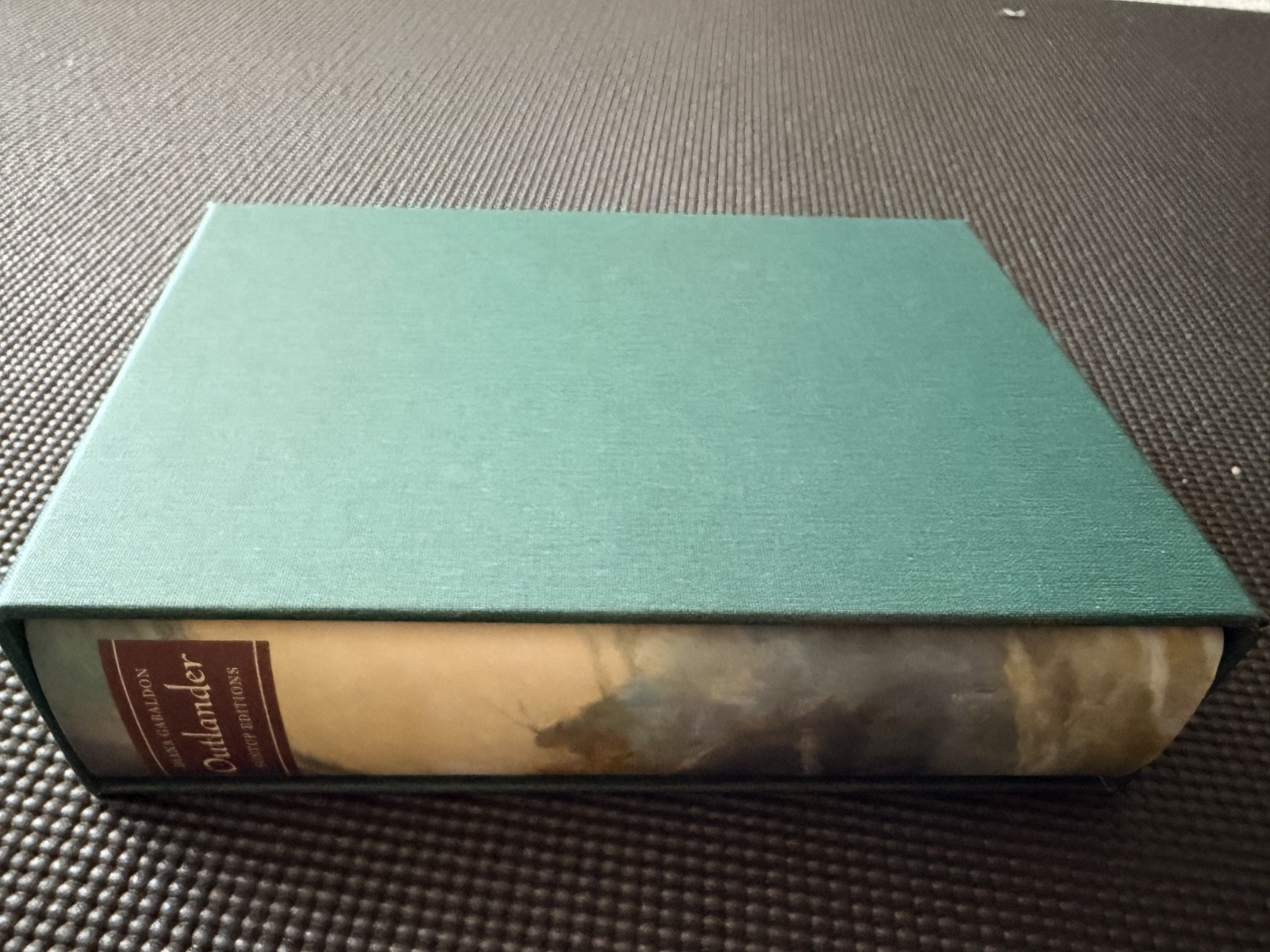 Outlander Diana Gabaldon Classic Edition SIGNED x2 Suntup