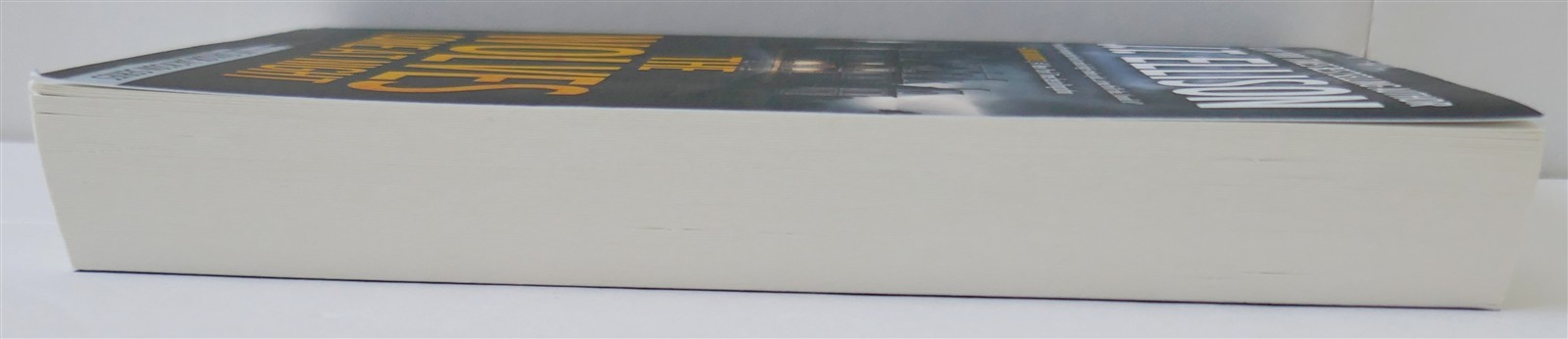 The Wolves Come at Night: A Taylor Jackson Novel by J.T. Ellison LIKE NEW PB