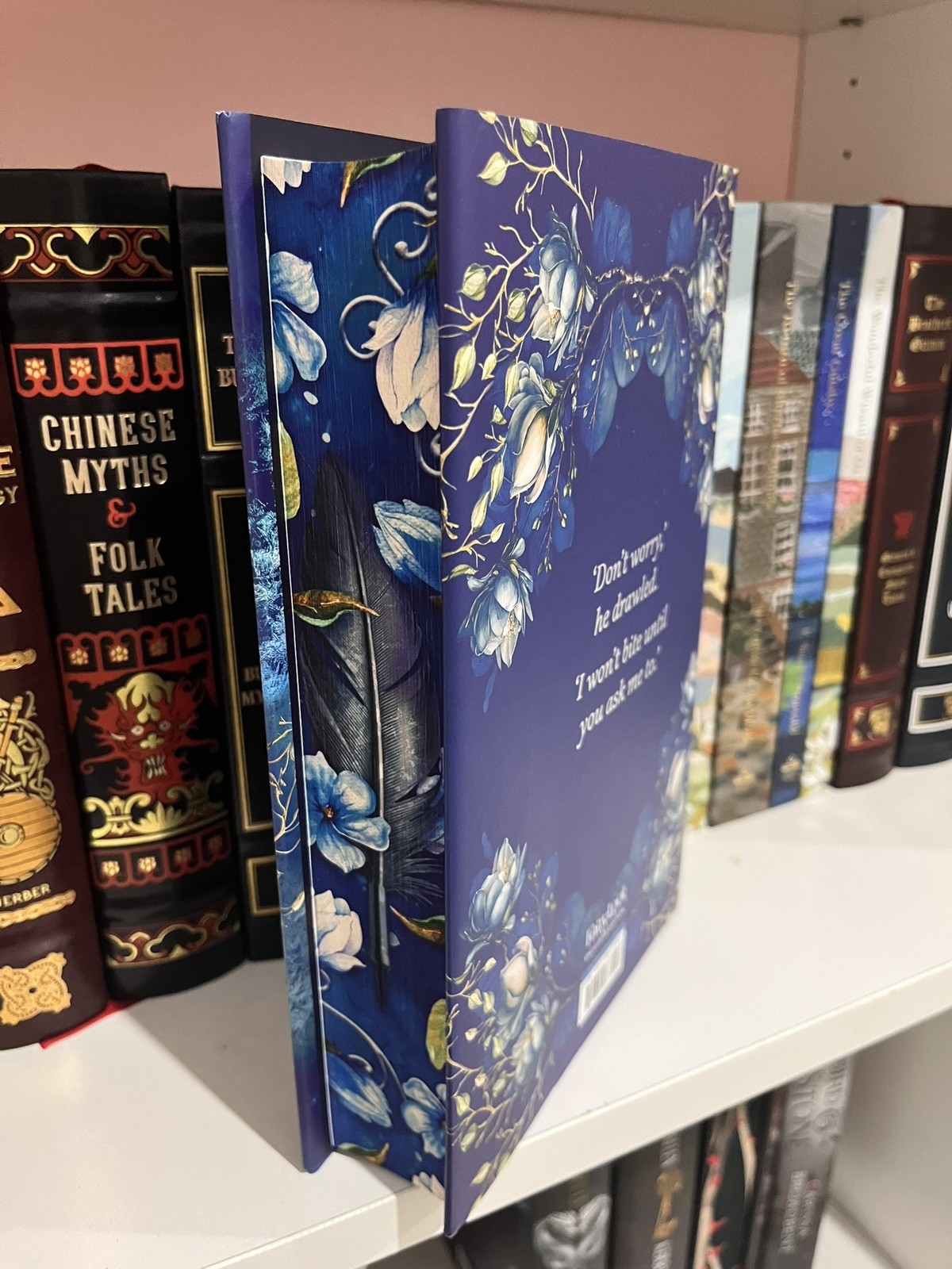 Fairyloot – Throne of Secrets by Kerri Maniscalco