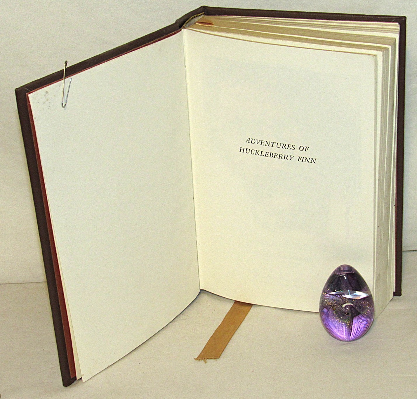 Mark Twain – Adventures of Huckleberry Finn Hardback ‘Forest Creek Gems’