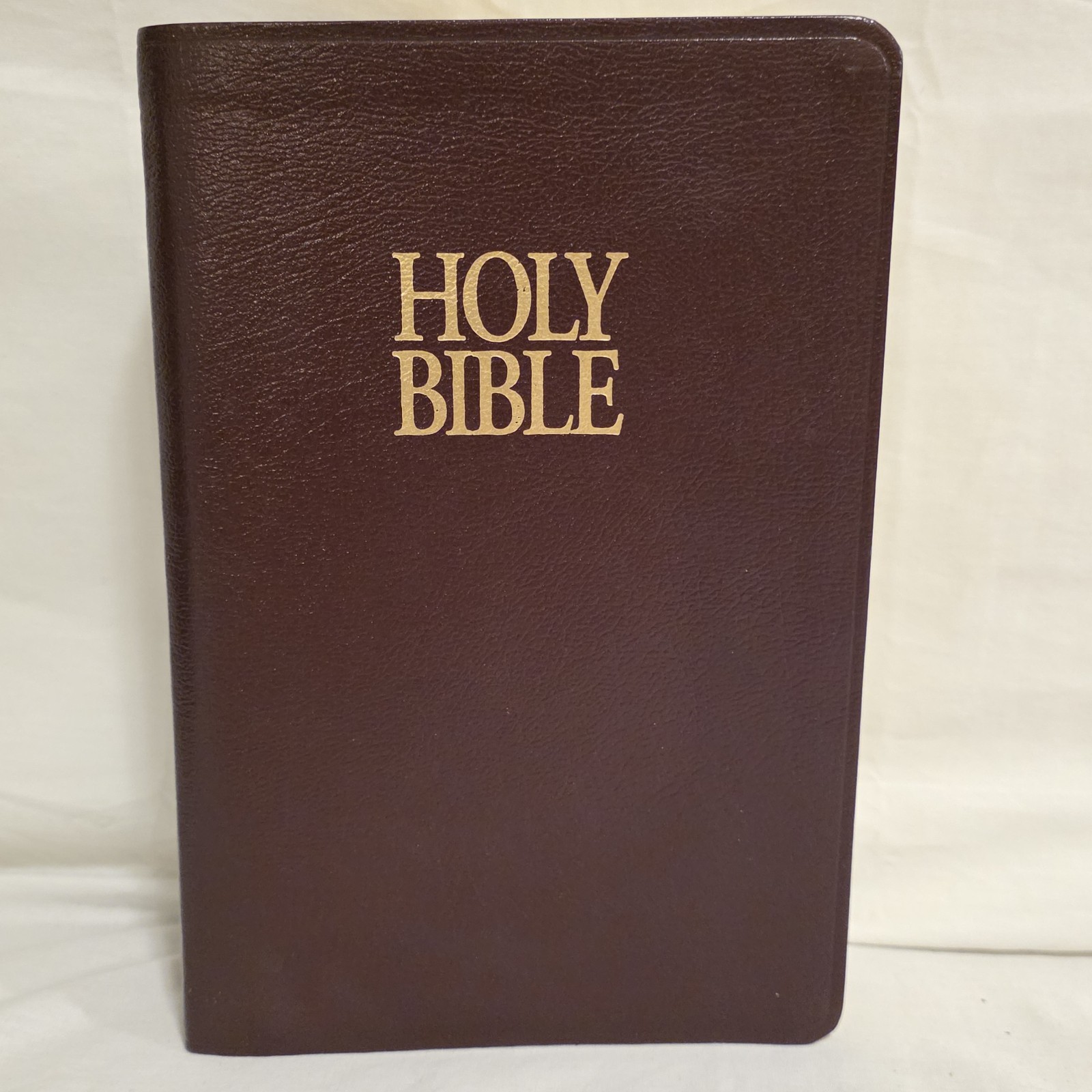 Holy Bible Open NKJV Red Letter Nelson 1982 Bonded Leather Christian