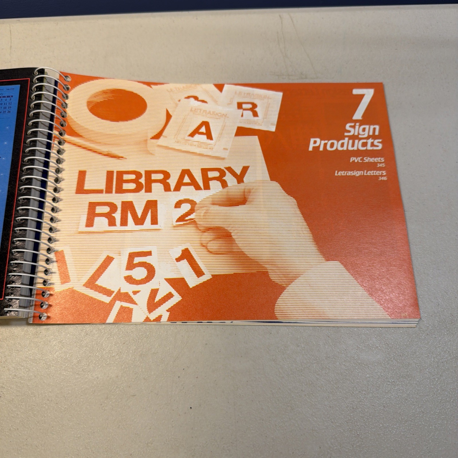 1986 LETRASET Graphic Art Reference Manual Pantone Color Guide