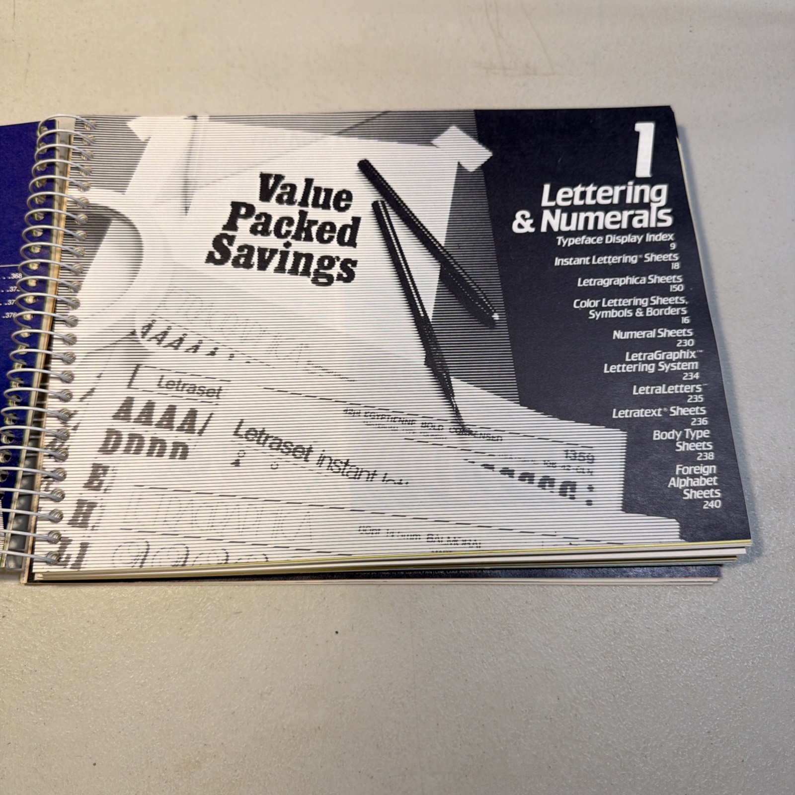 1986 LETRASET Graphic Art Reference Manual Pantone Color Guide