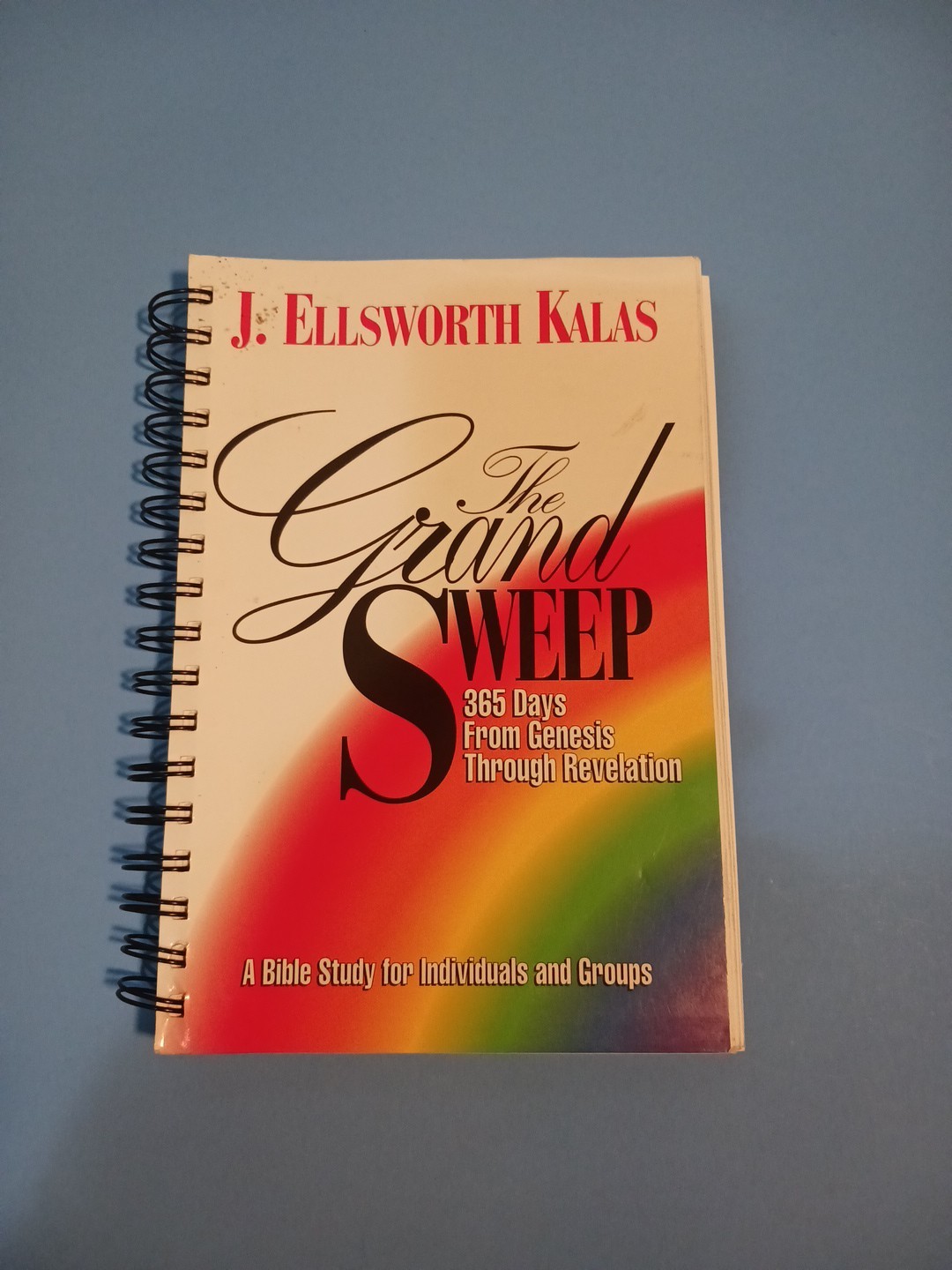 Grand Sweep : 365 Days from Genesis Through Revelation – A Bible Study for…