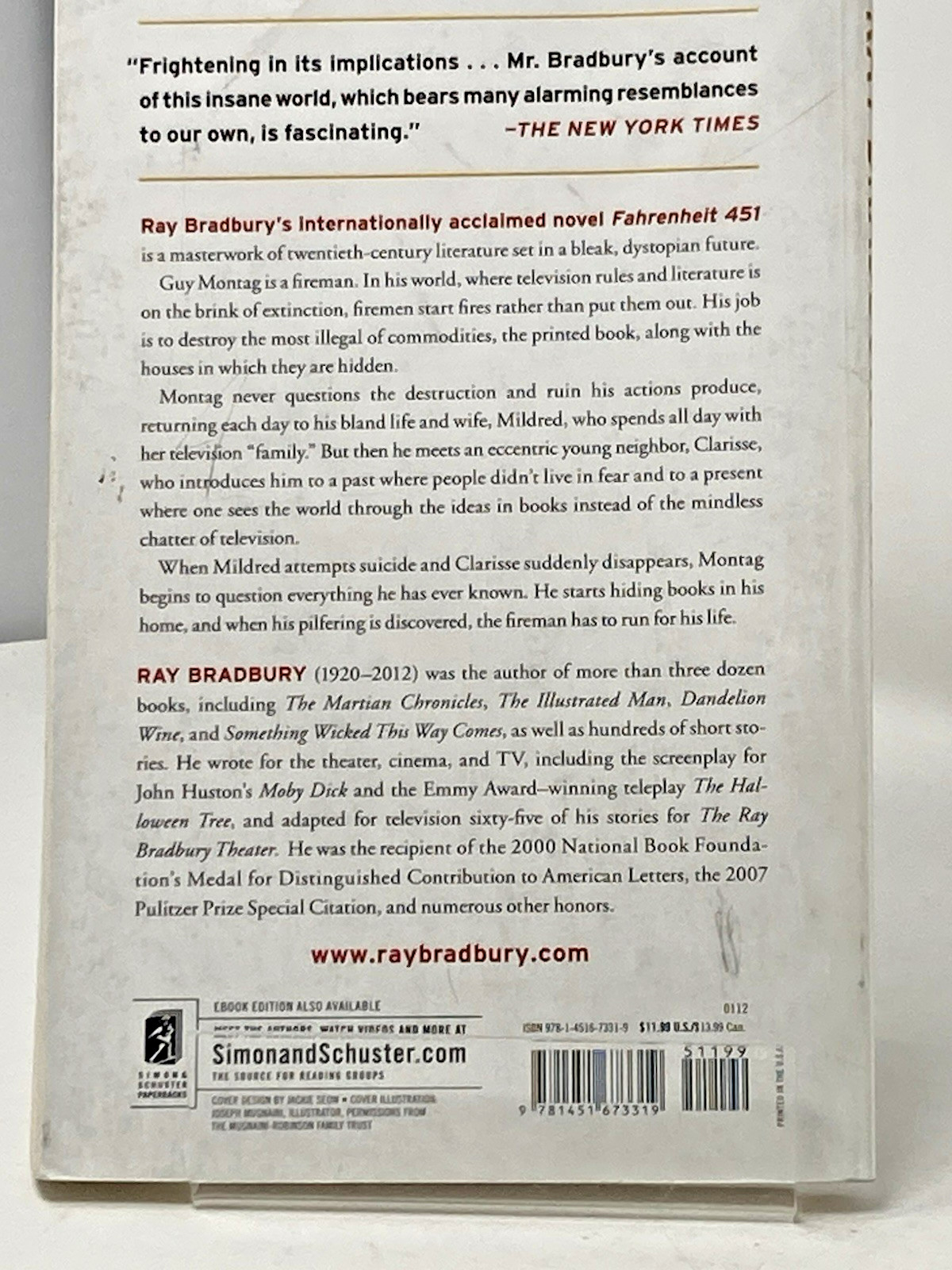 Fahrenheit 451 – Paperback By Ray Bradbury – VERY GOOD
