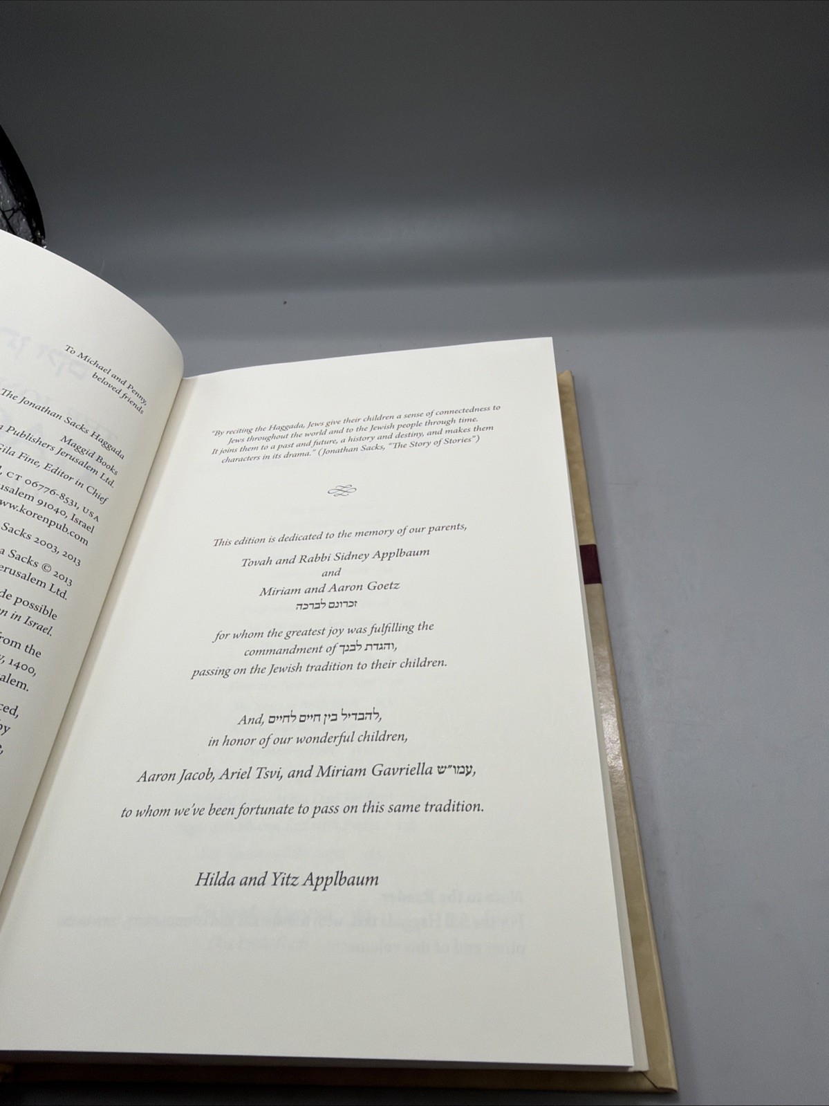 The Jonathan Sacks Haggada: The Applbaum Edition HC