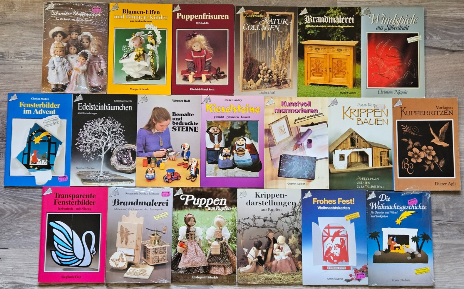 19 ’90s Topp Hobby Crafts Books w/ Patterns. Written in German Language.