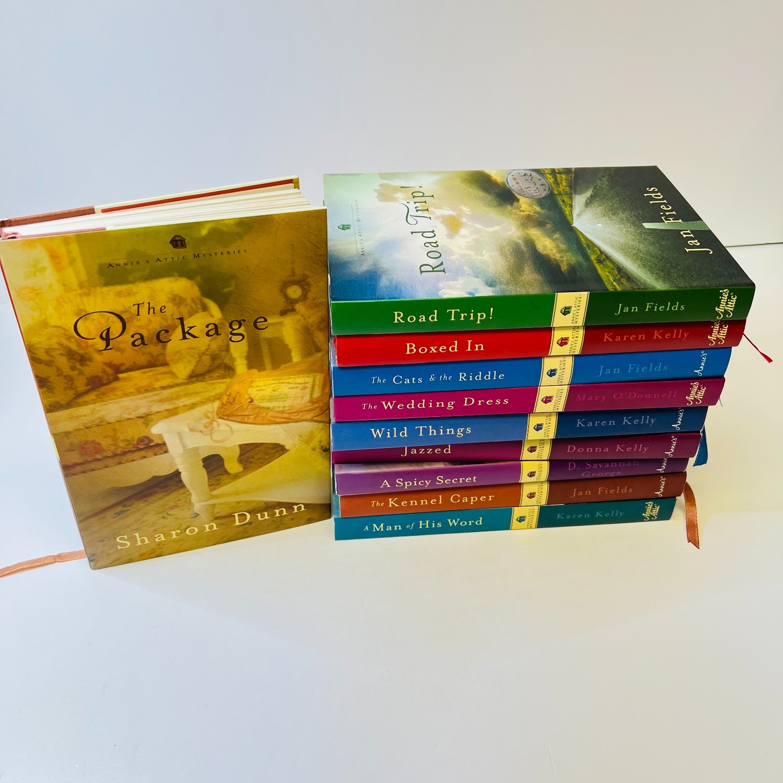 Annie’s Mysteries Lot Of 10 HCDJ Books From Various Authors