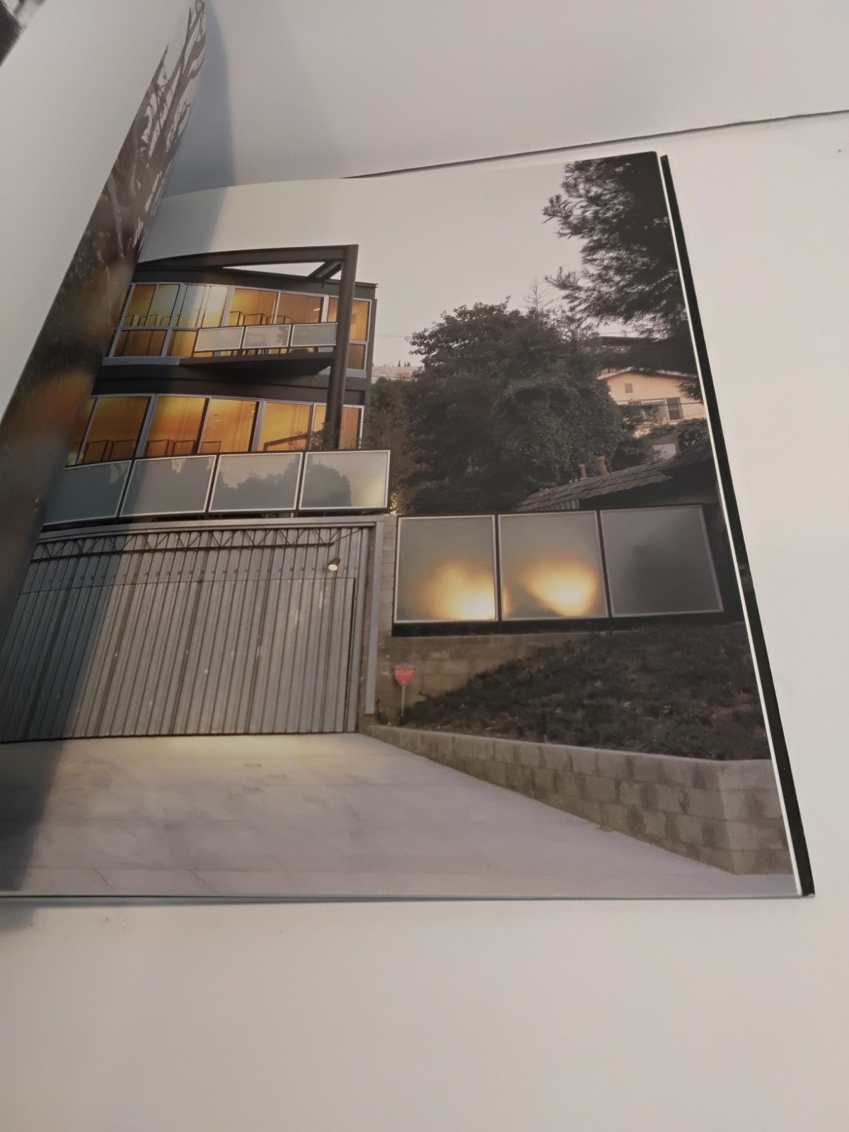 Pierre Koenig by James Steele & David Jenkins (2002 Phaidon) – Paperback ~ NEW